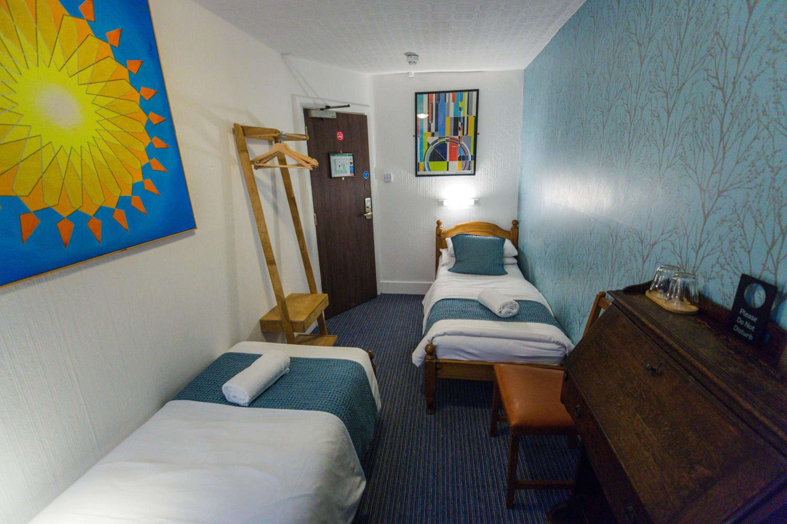 Lower Ground Floor Twin Room with Shared Bathroom