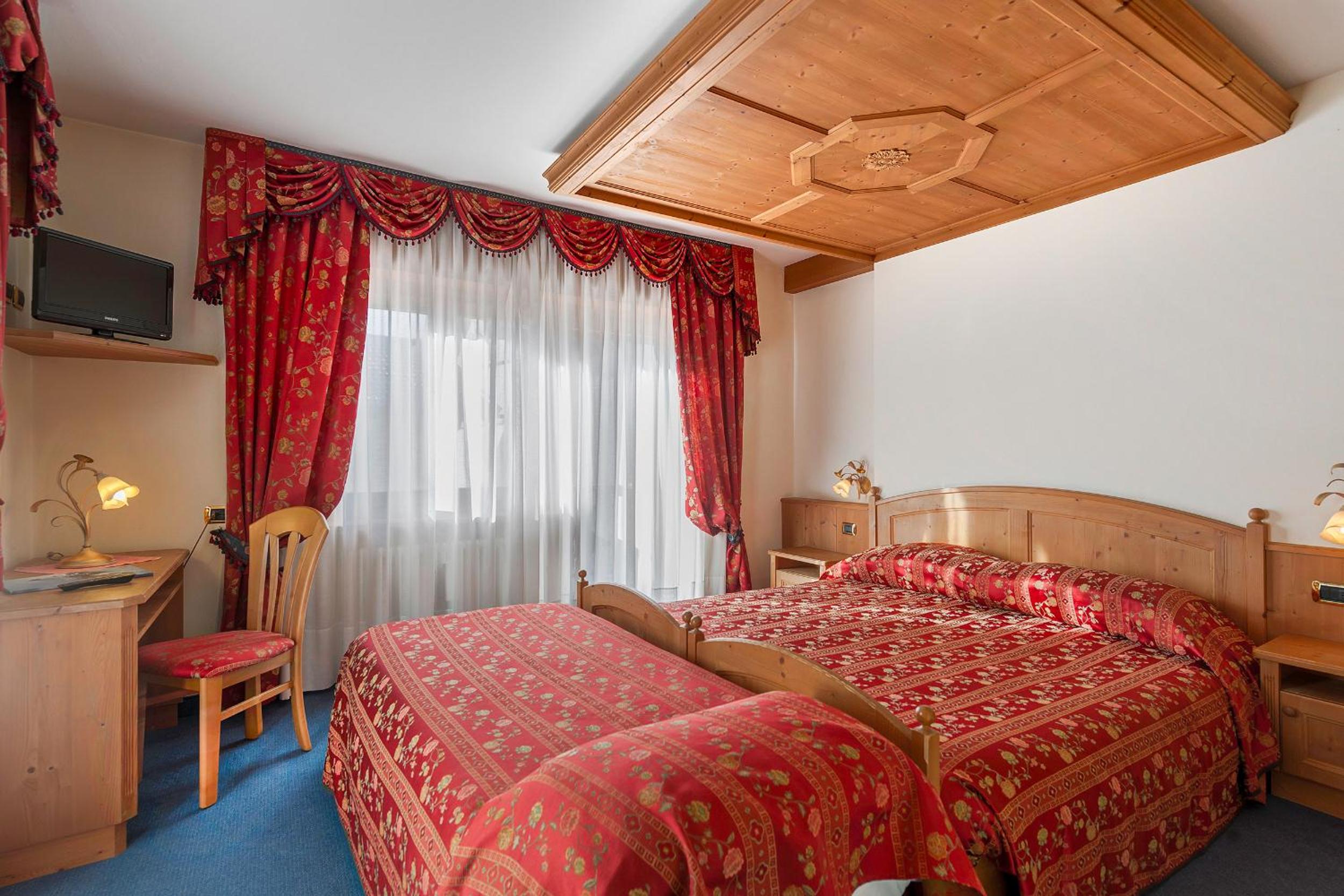 Superior Triple Room photo 3