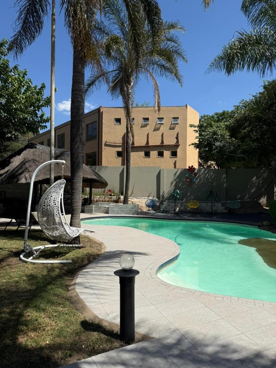 Queen Room with Pool View photo 1
