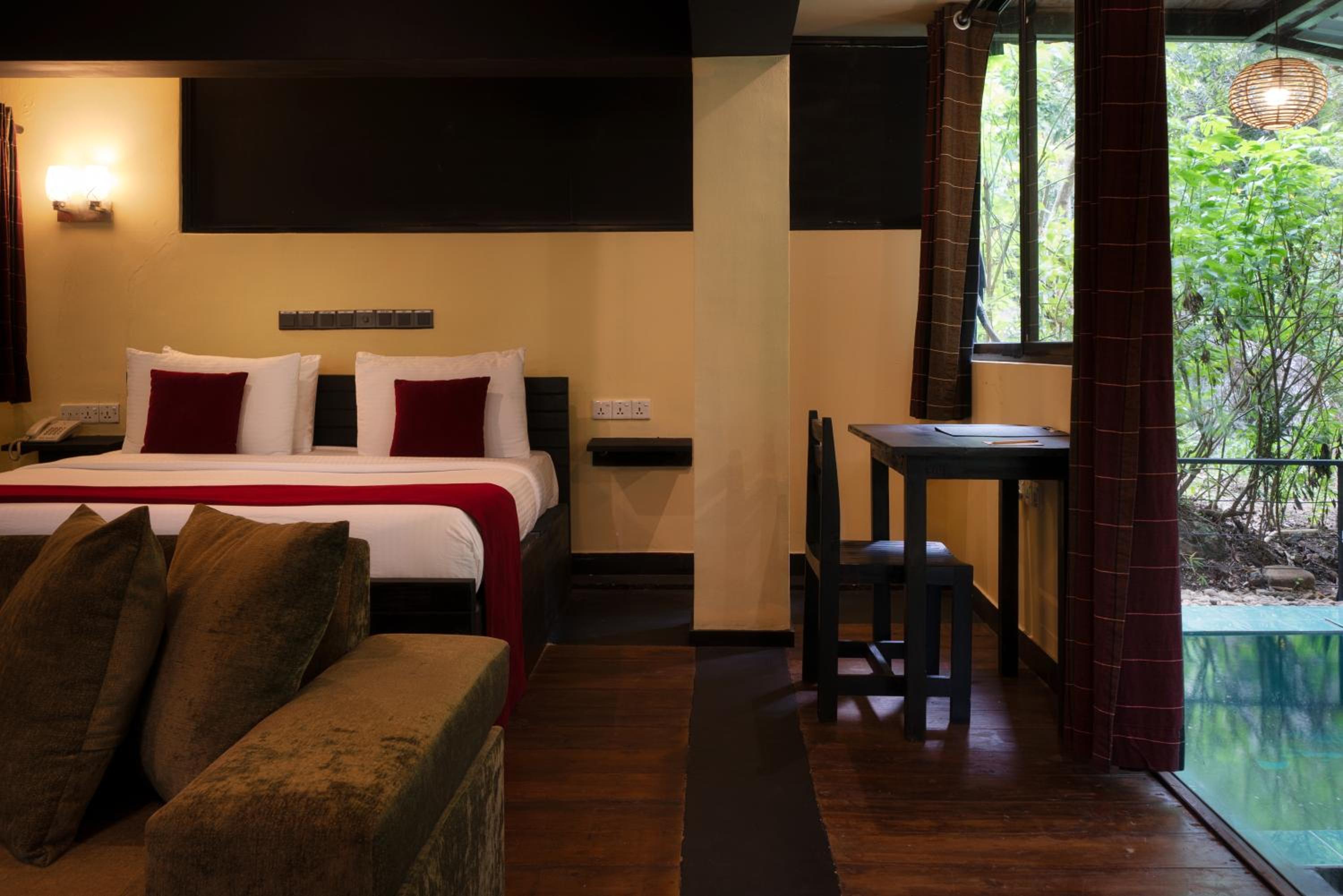 Romantic River Suite photo 1