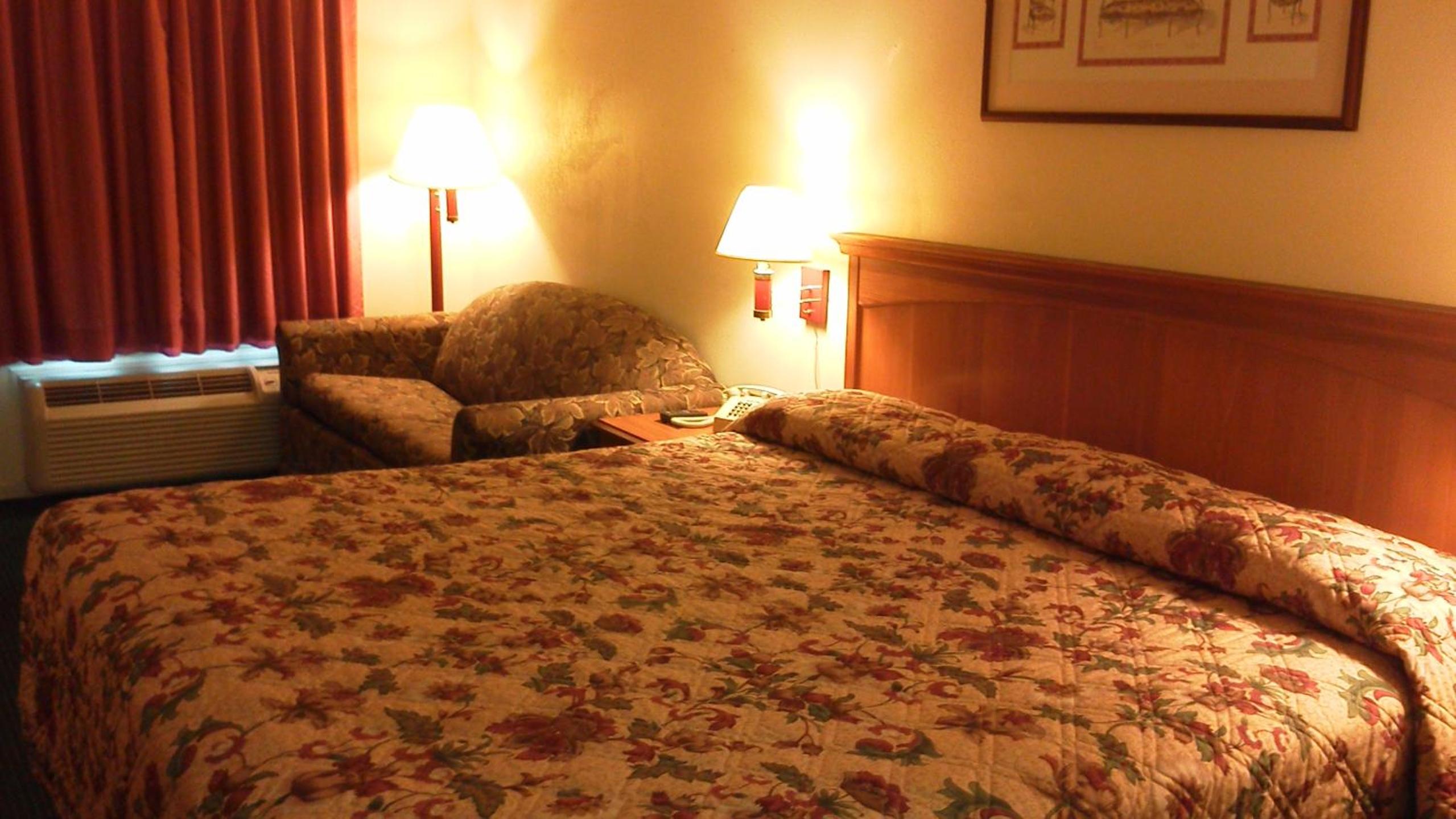King Room - Non-Smoking - Photo 1