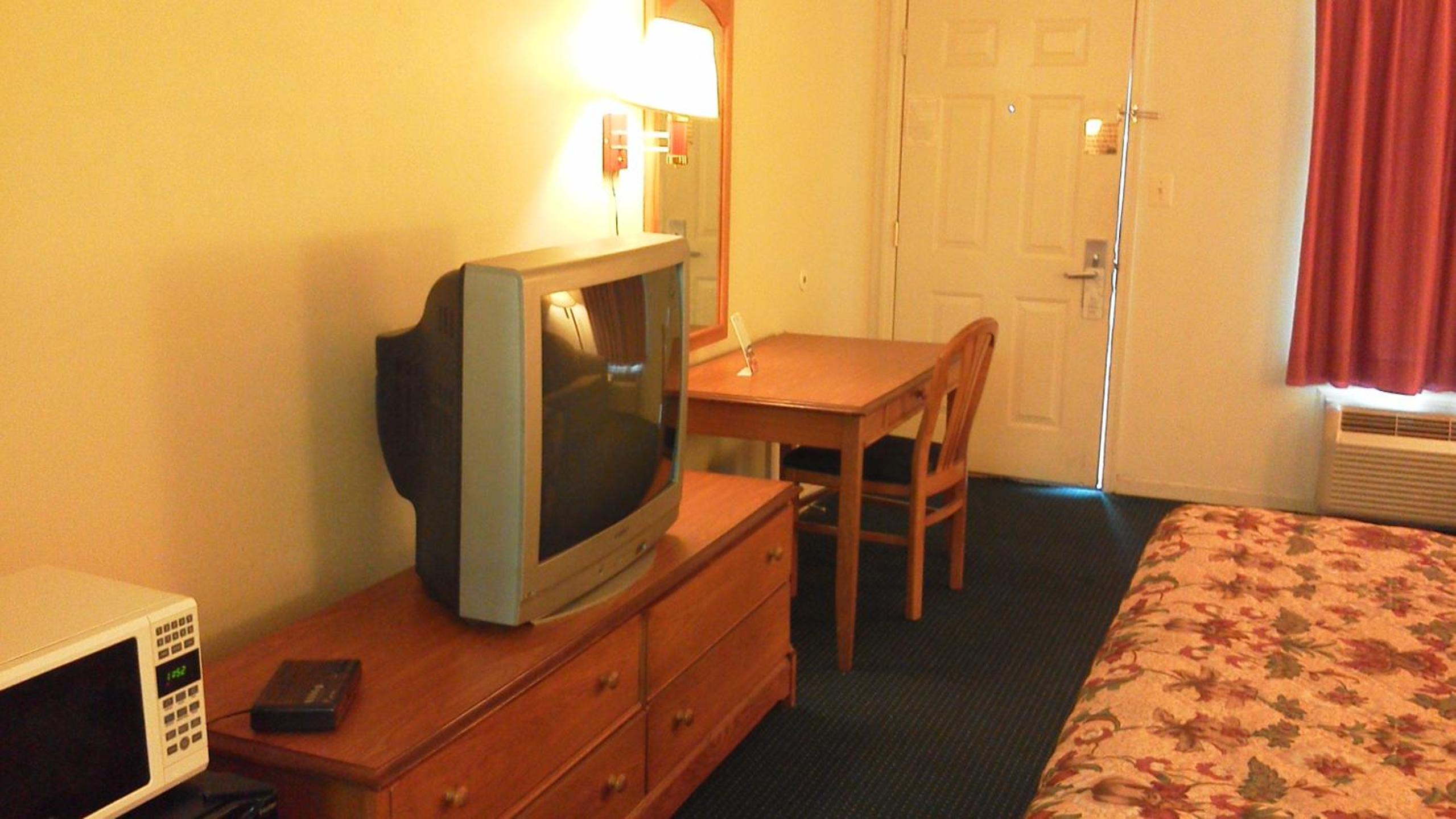 King Room - Non-Smoking - Photo 2