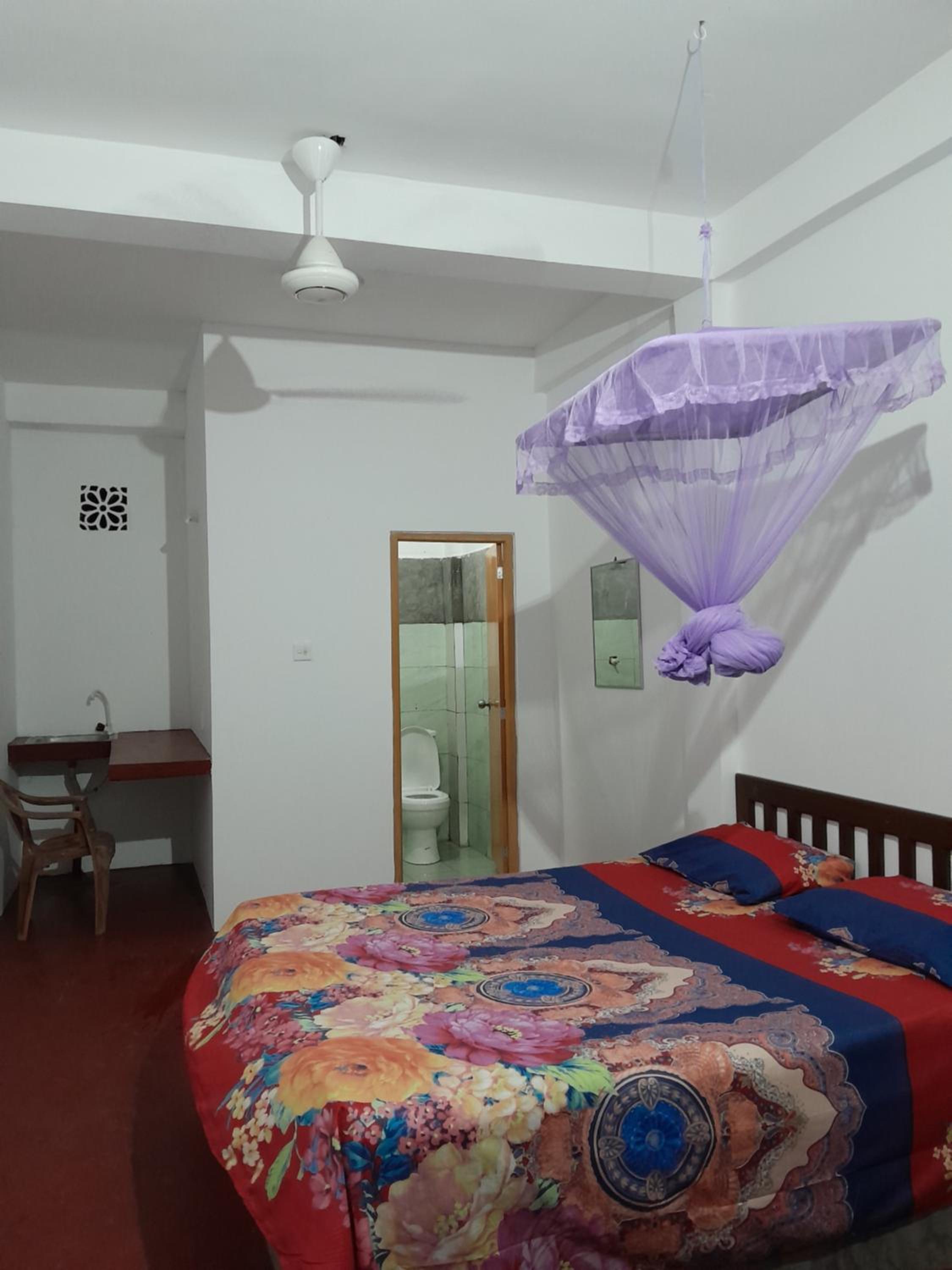 Budget Double Room photo 3
