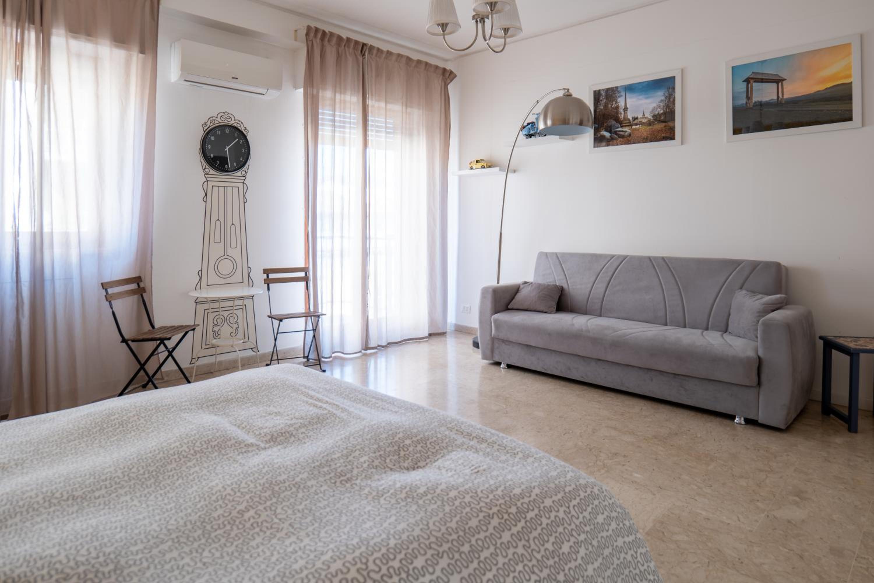 Deluxe Double Room with Balcony photo 1