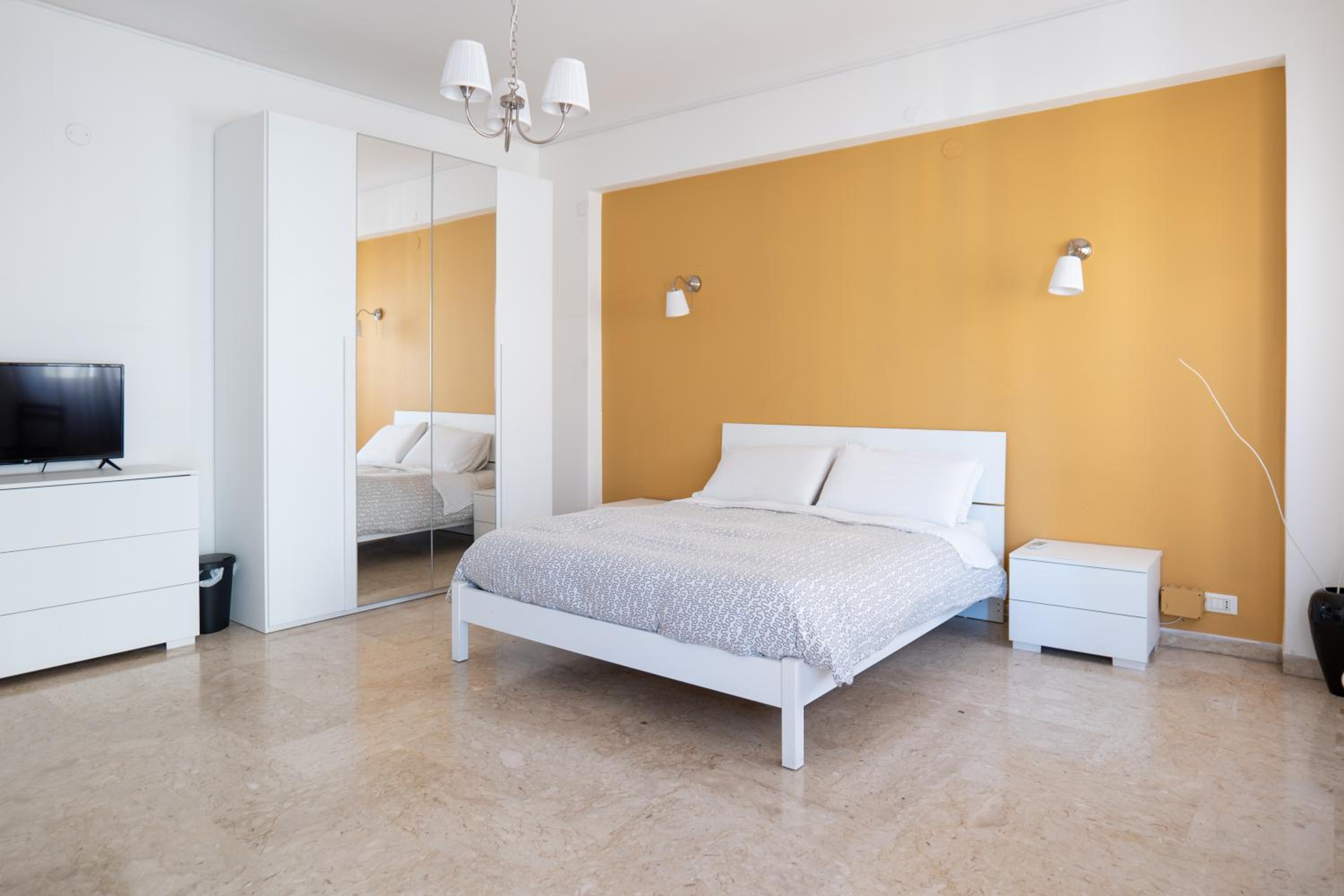 Deluxe Double Room with Balcony photo 3
