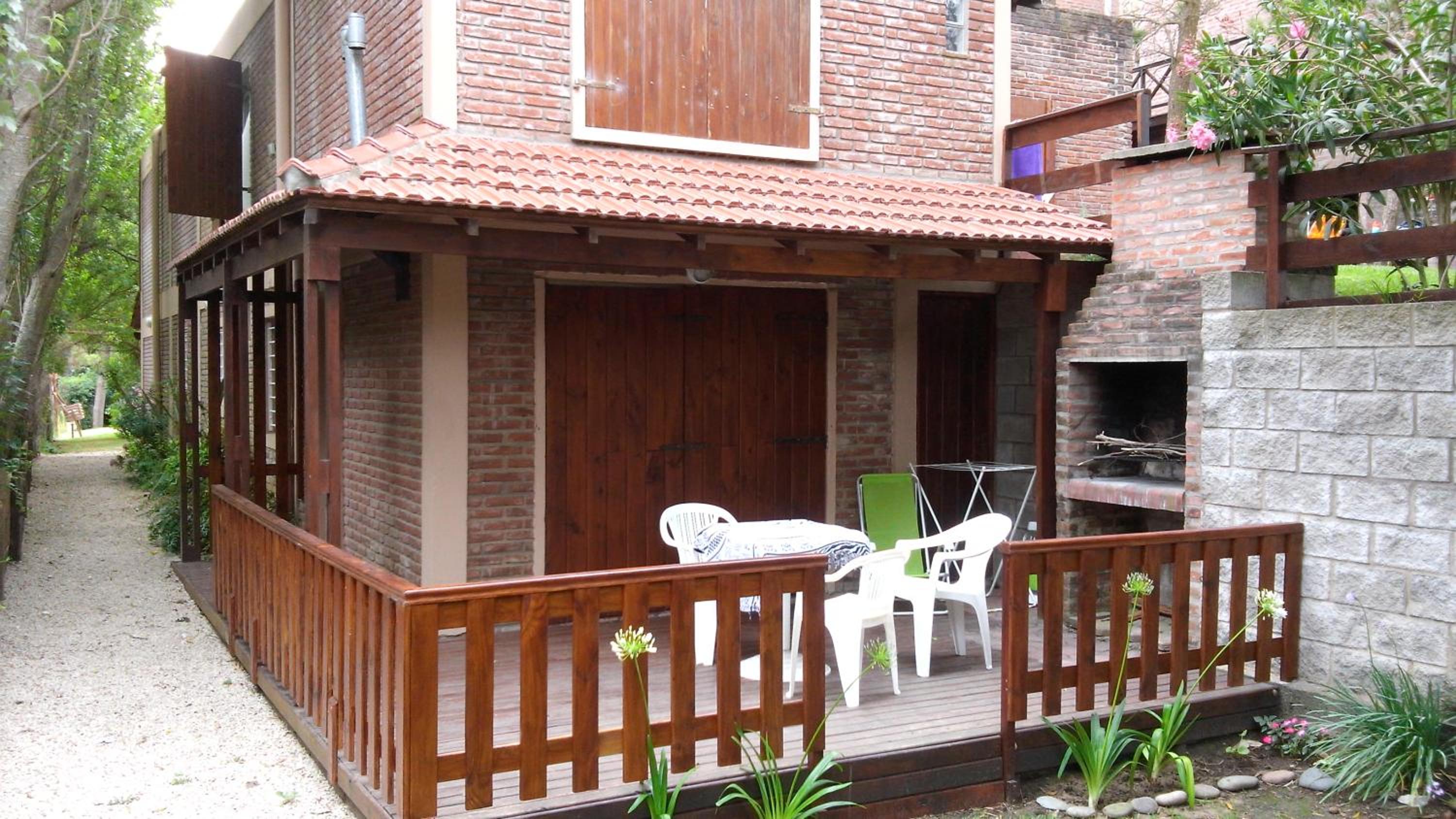 Two-Bedroom House photo 2