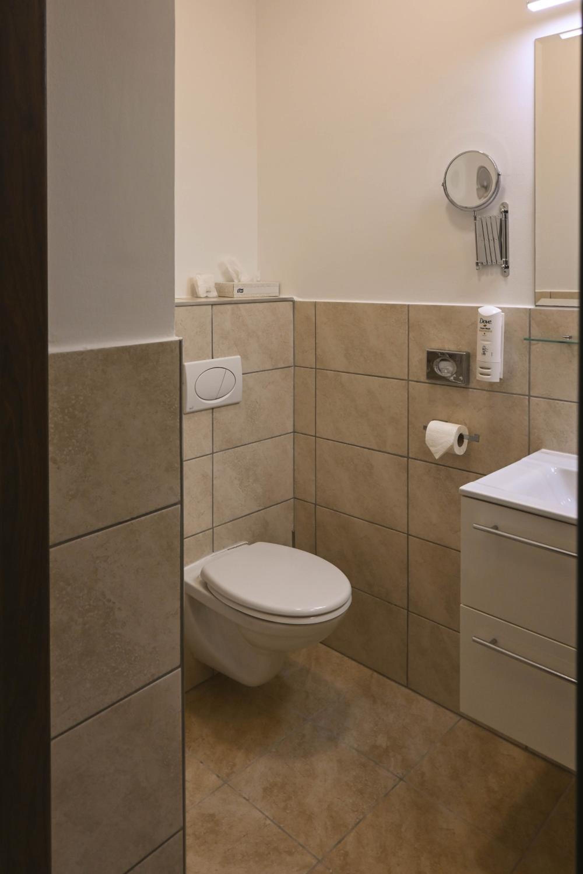 Standard Twin Room photo 3