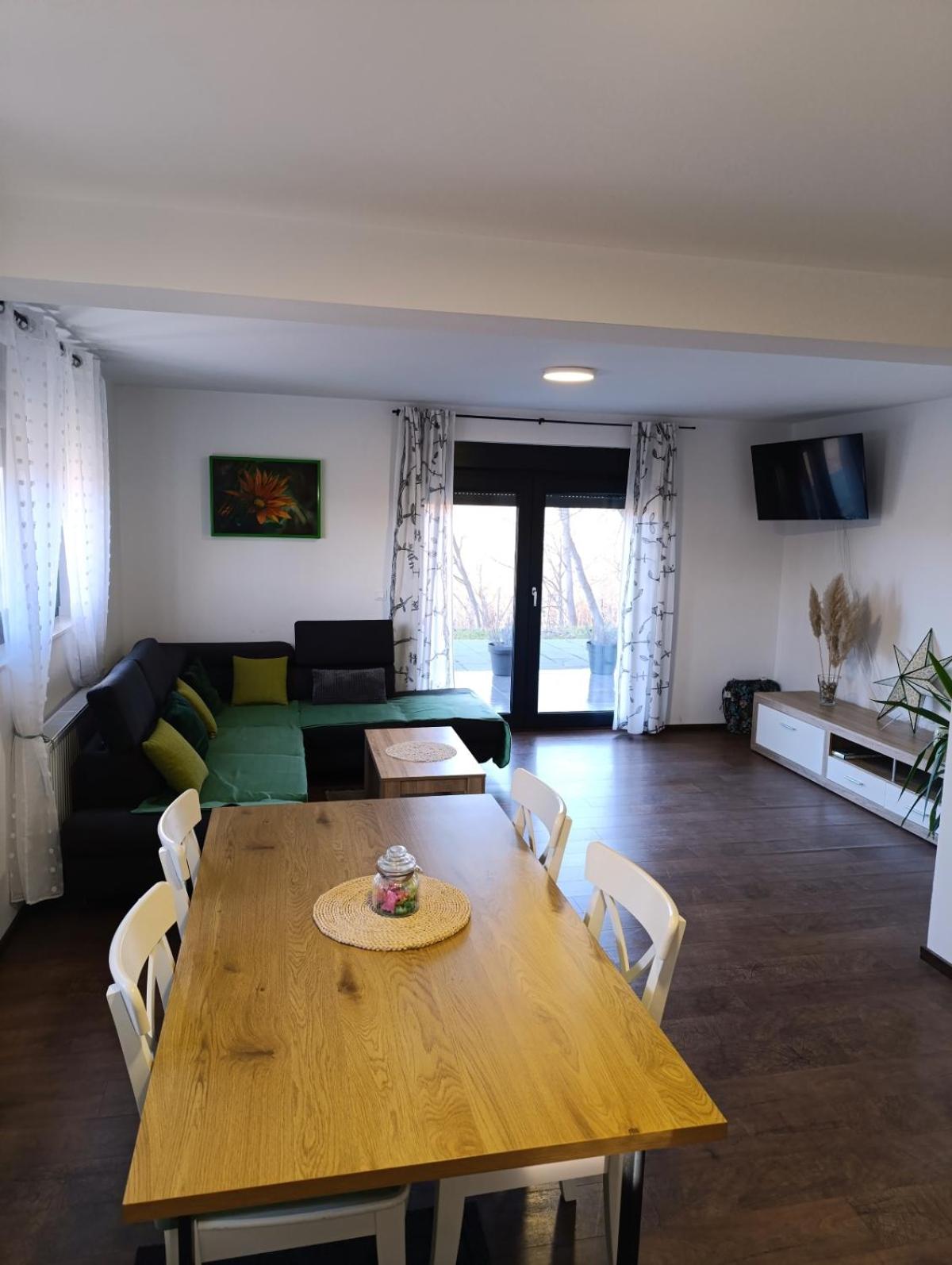 One-Bedroom Premium Apartment - Photo 3