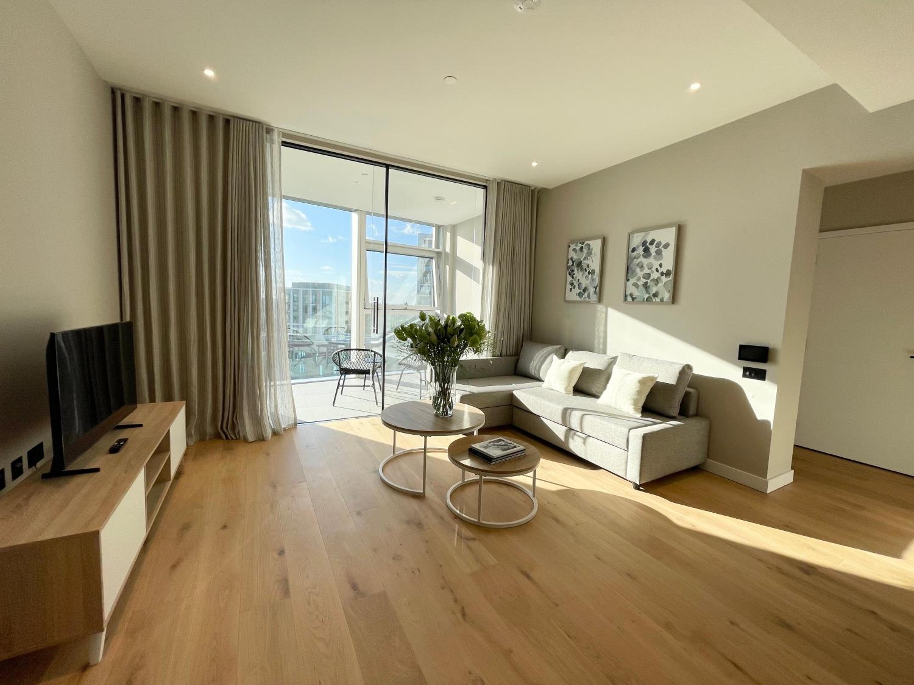 Two-Bedroom Apartment with City View photo 2