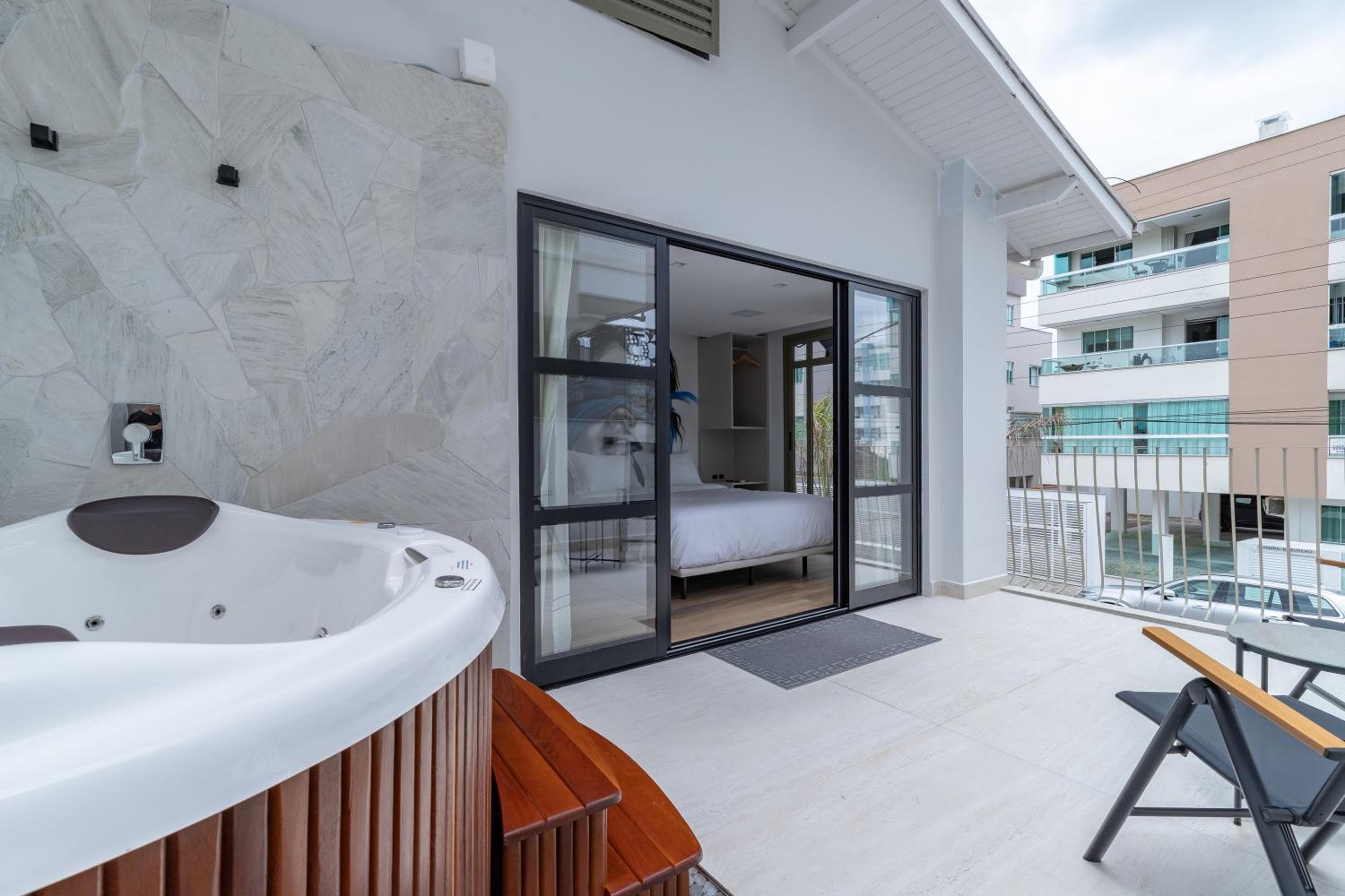 Deluxe Double Room with Bath photo 2