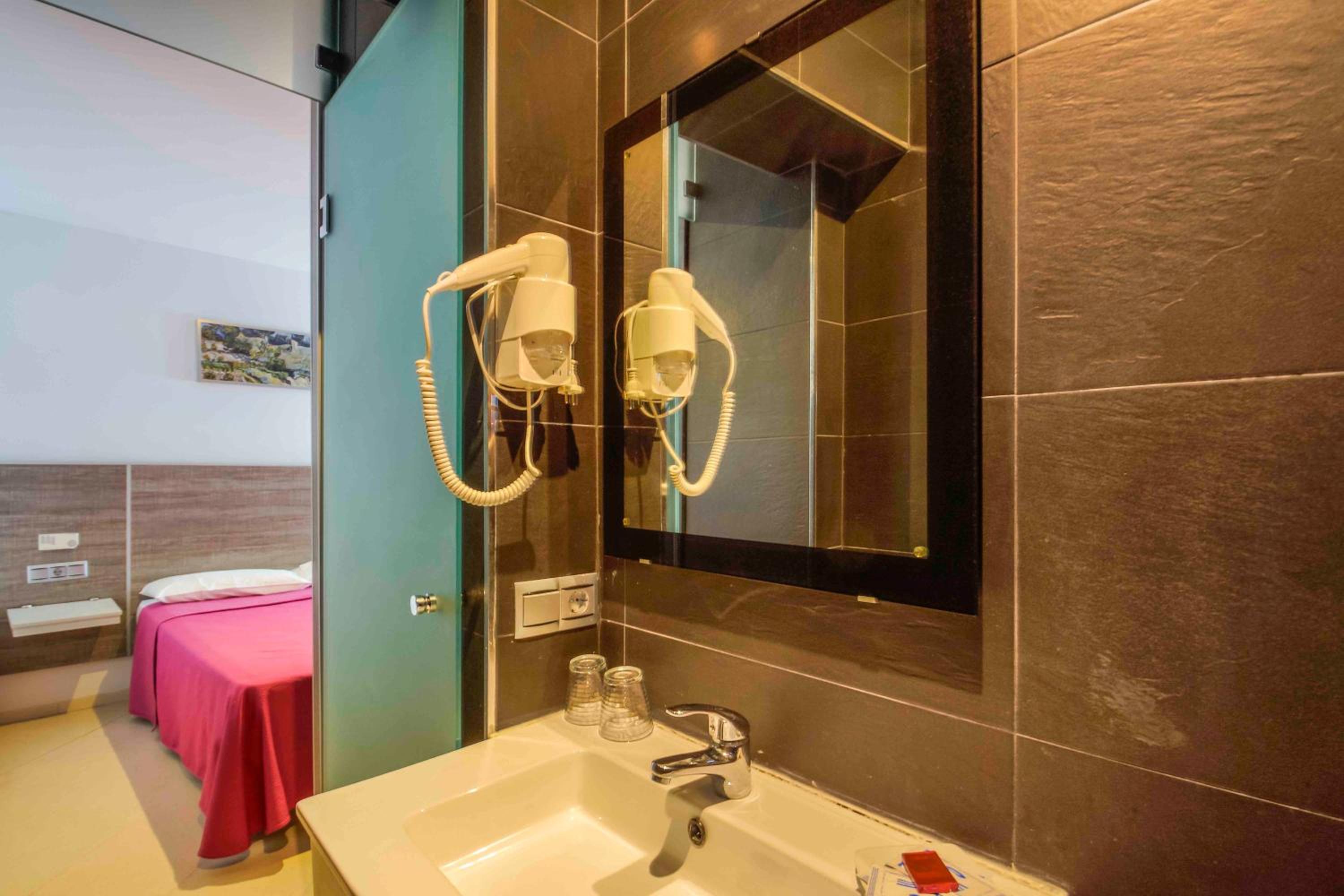Double Room - Photo 4