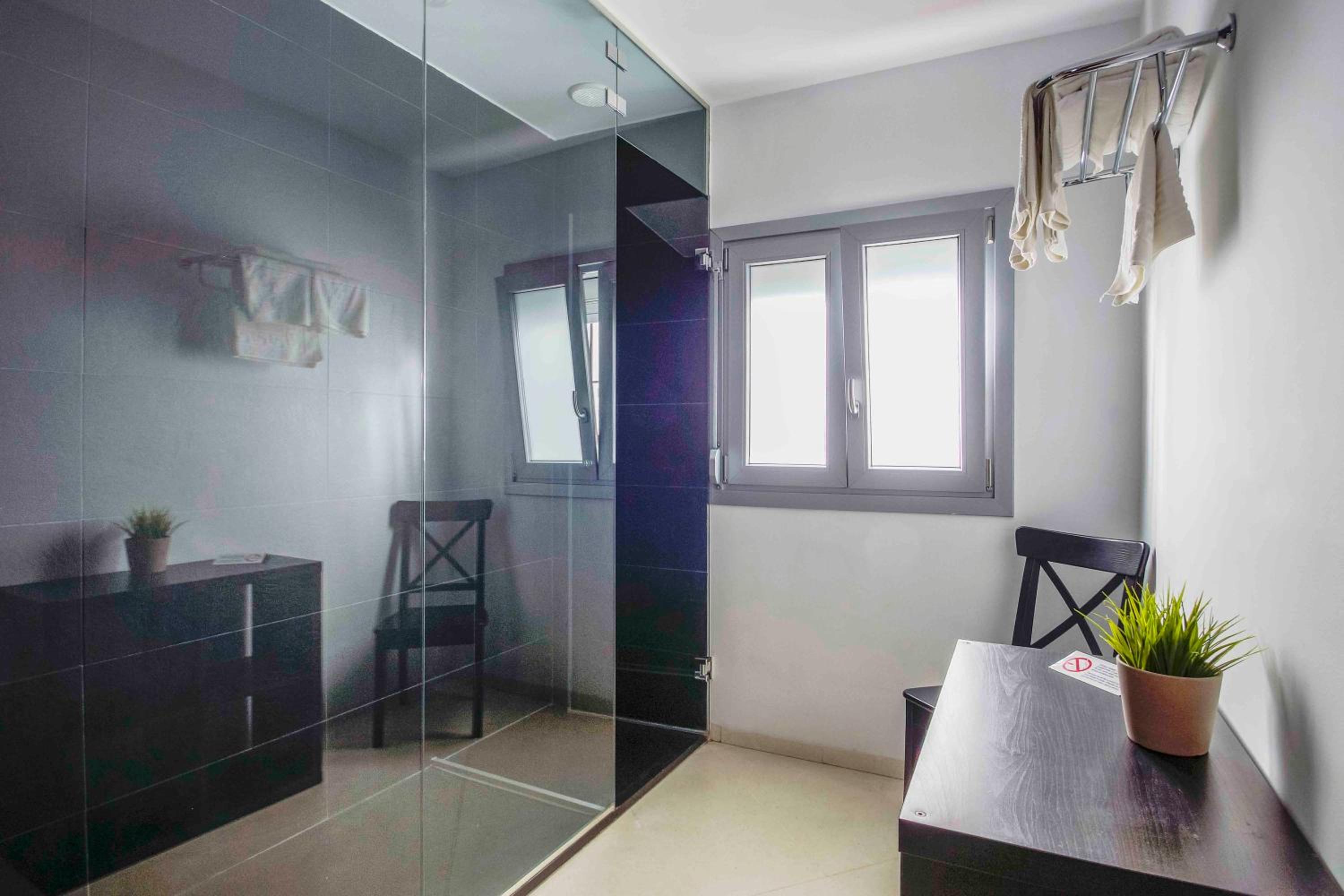 Double Room - Photo 6