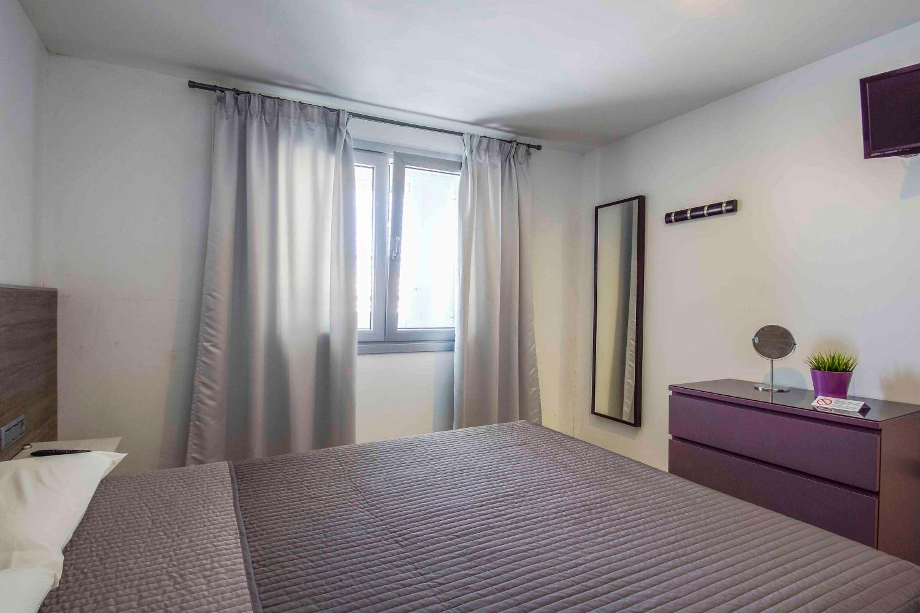 Double Room - Photo 14