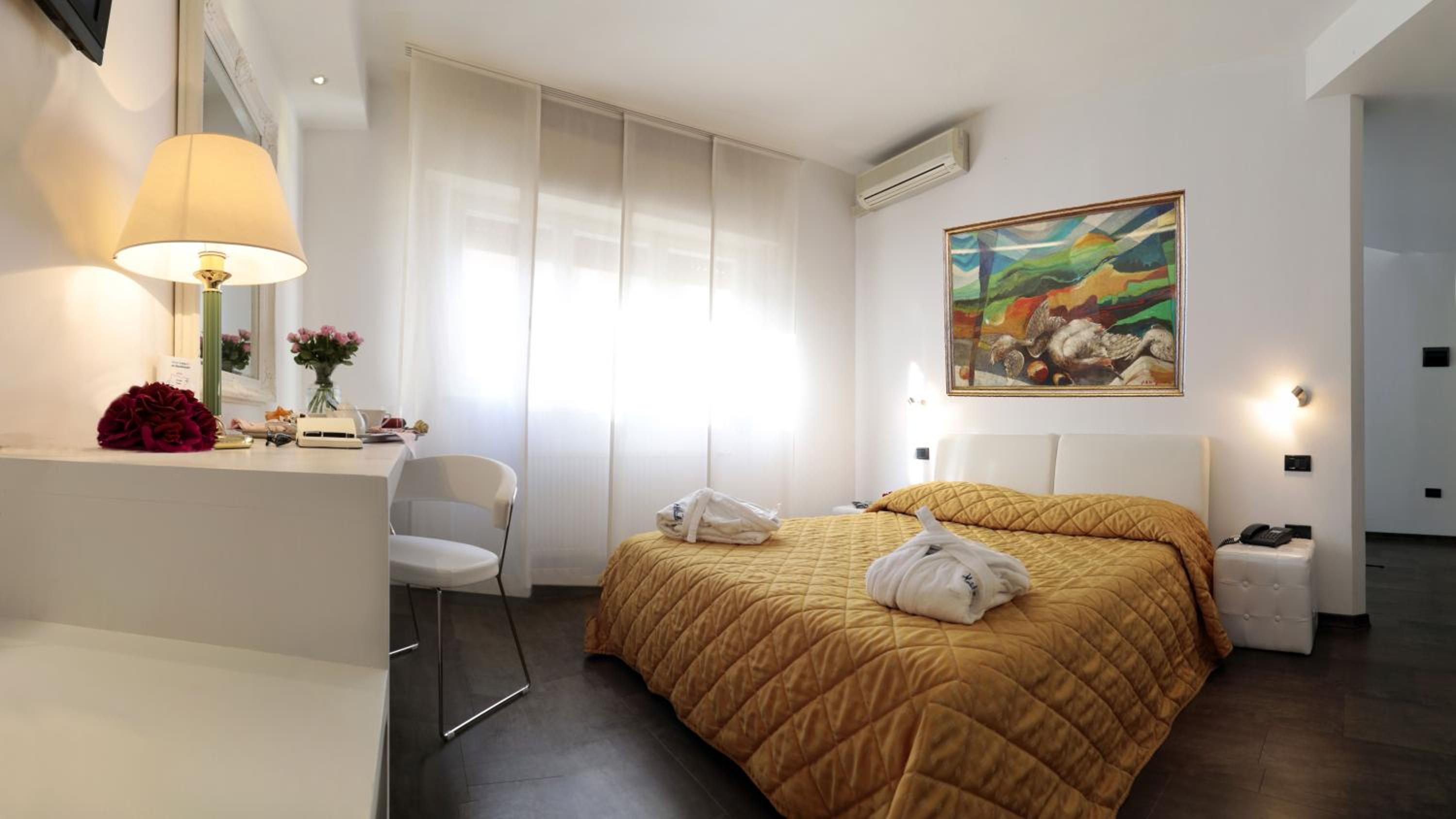 Suite - Photo 2