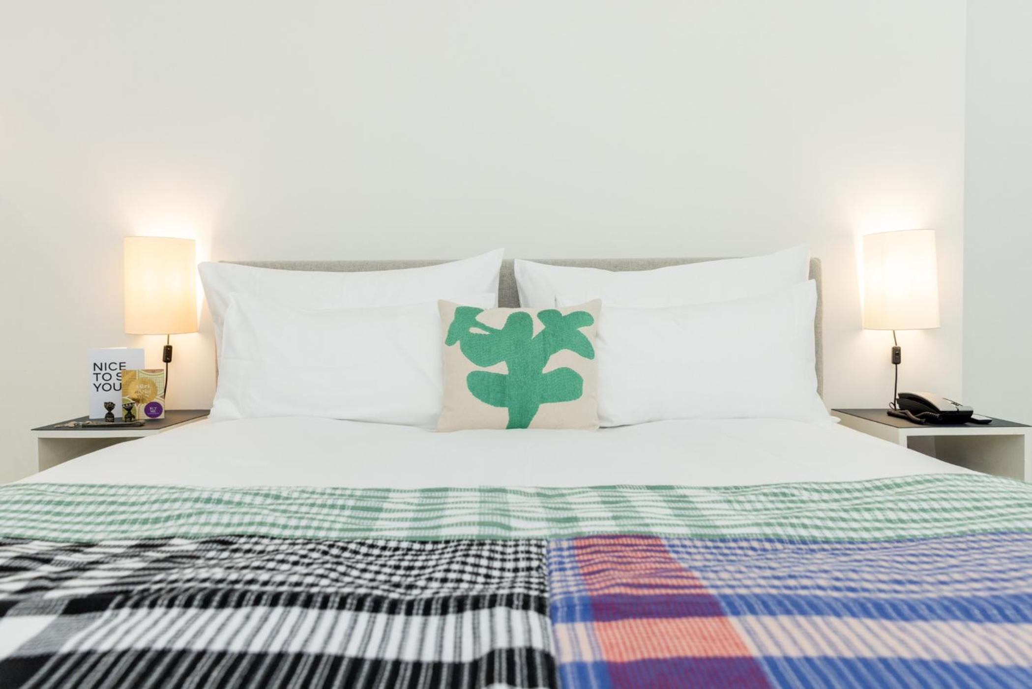 Double Room with Extra Bed - Photo 2