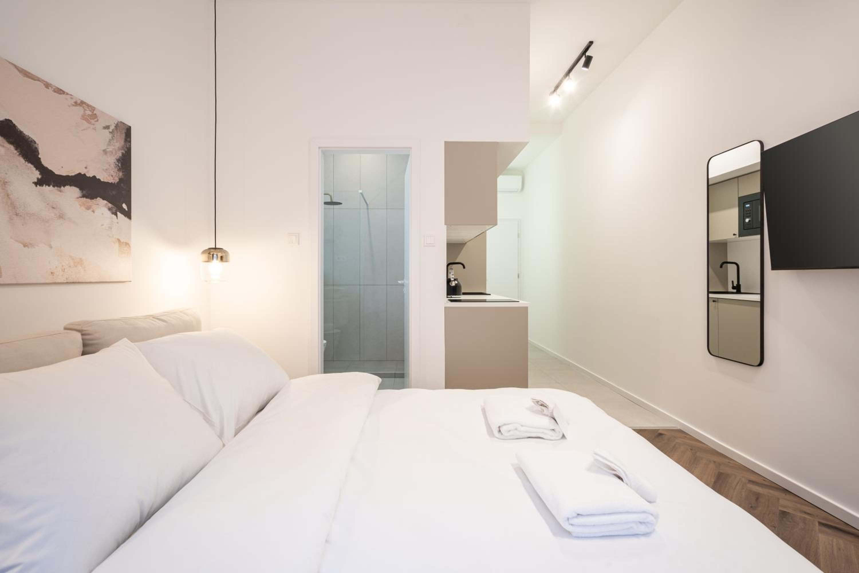 One-Bedroom Apartment - Photo 12
