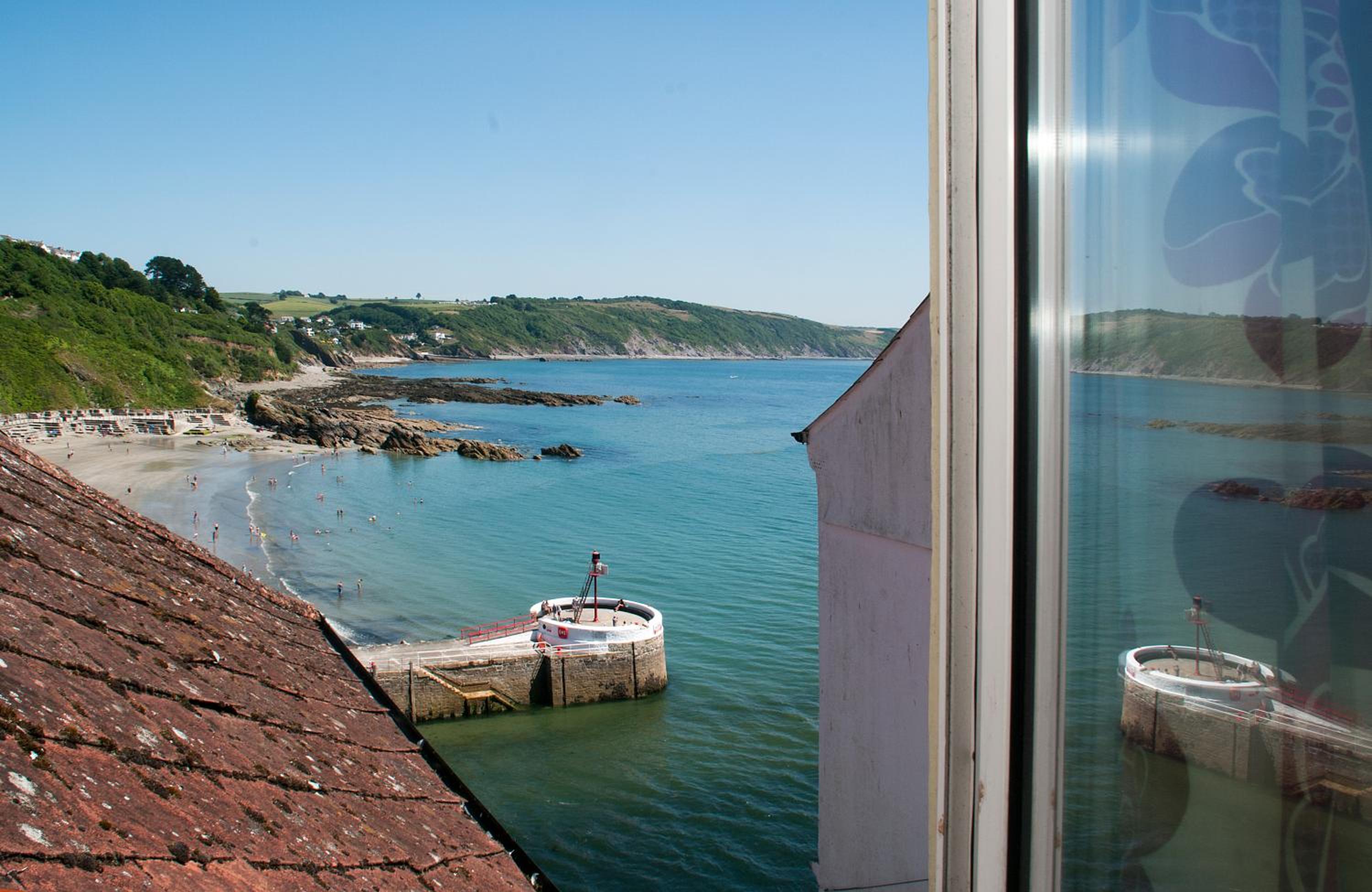 West Looe Room Standard triple, roadside parking - Photo 3