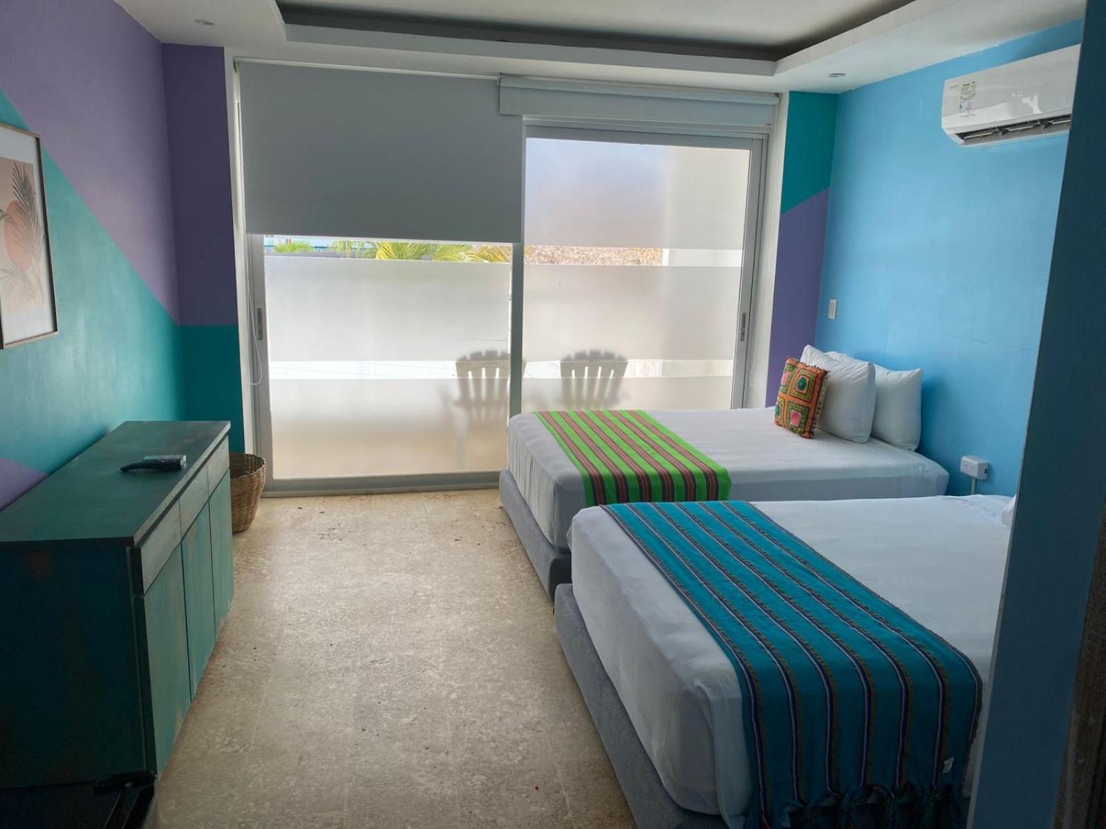 Deluxe Twin Room with Sea View photo 3
