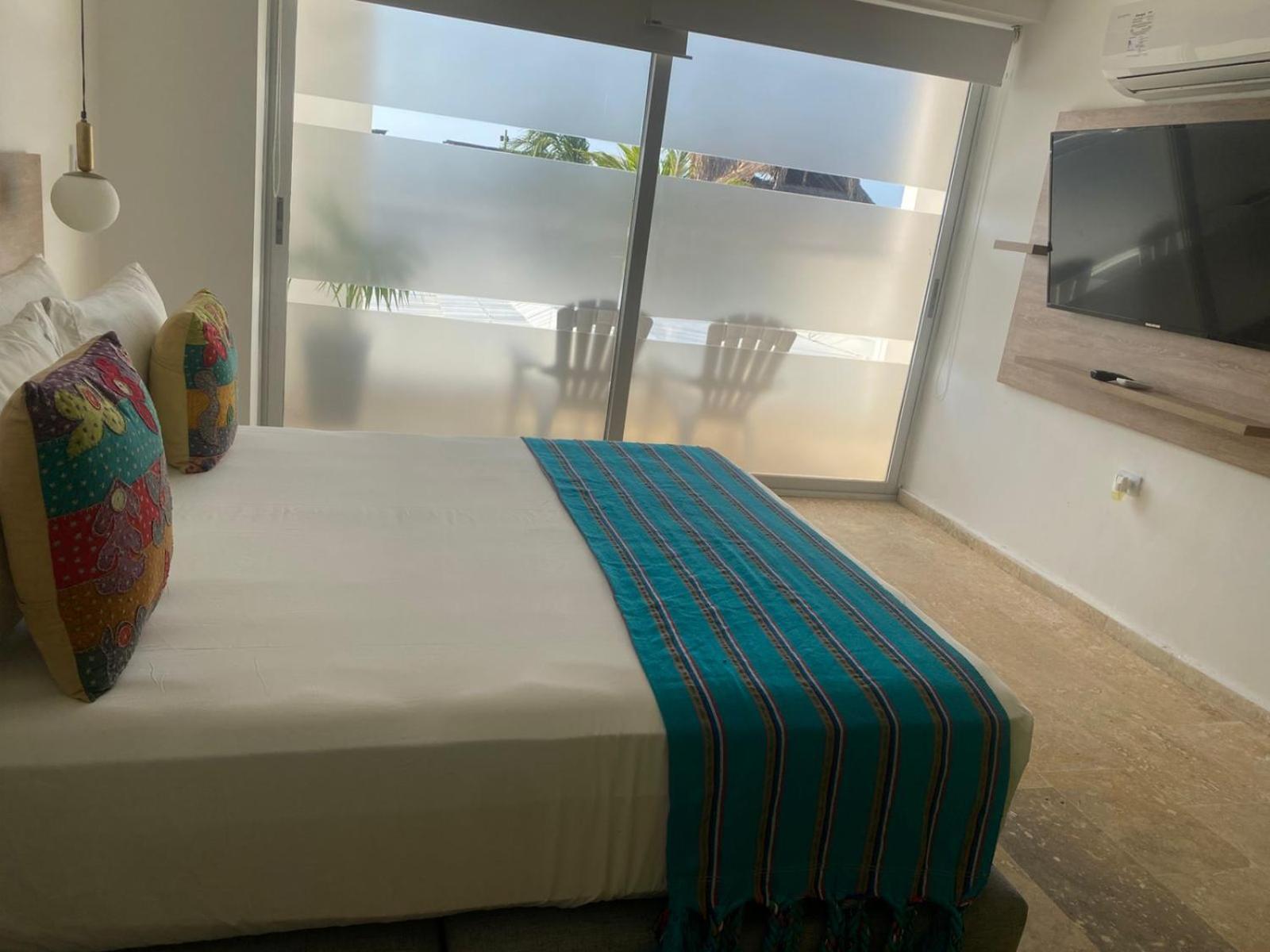 Deluxe Double Room with Balcony photo 1