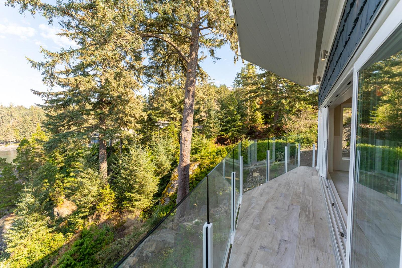 1 Bedroom Compact Coastline View