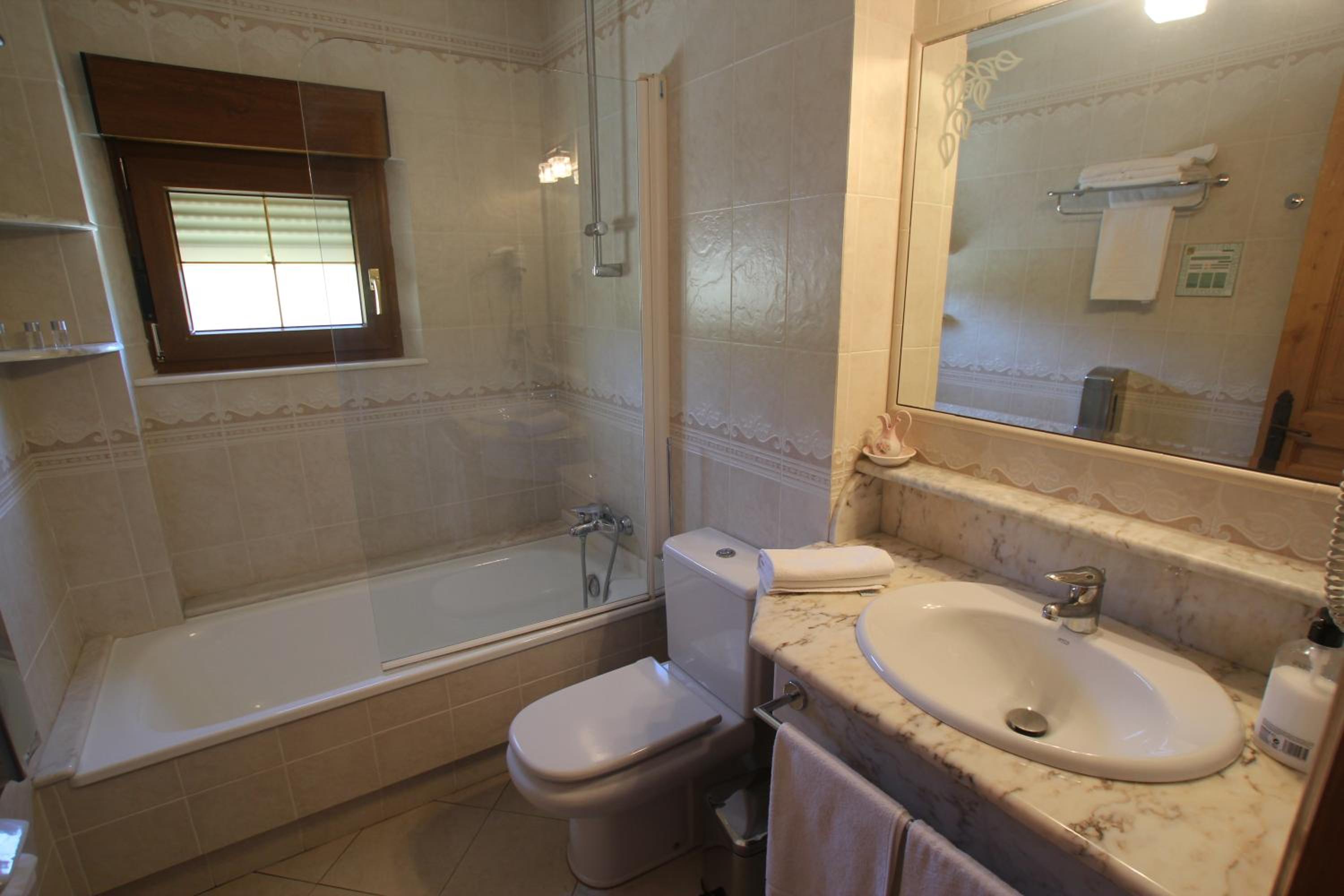 Double or Twin Room photo 2