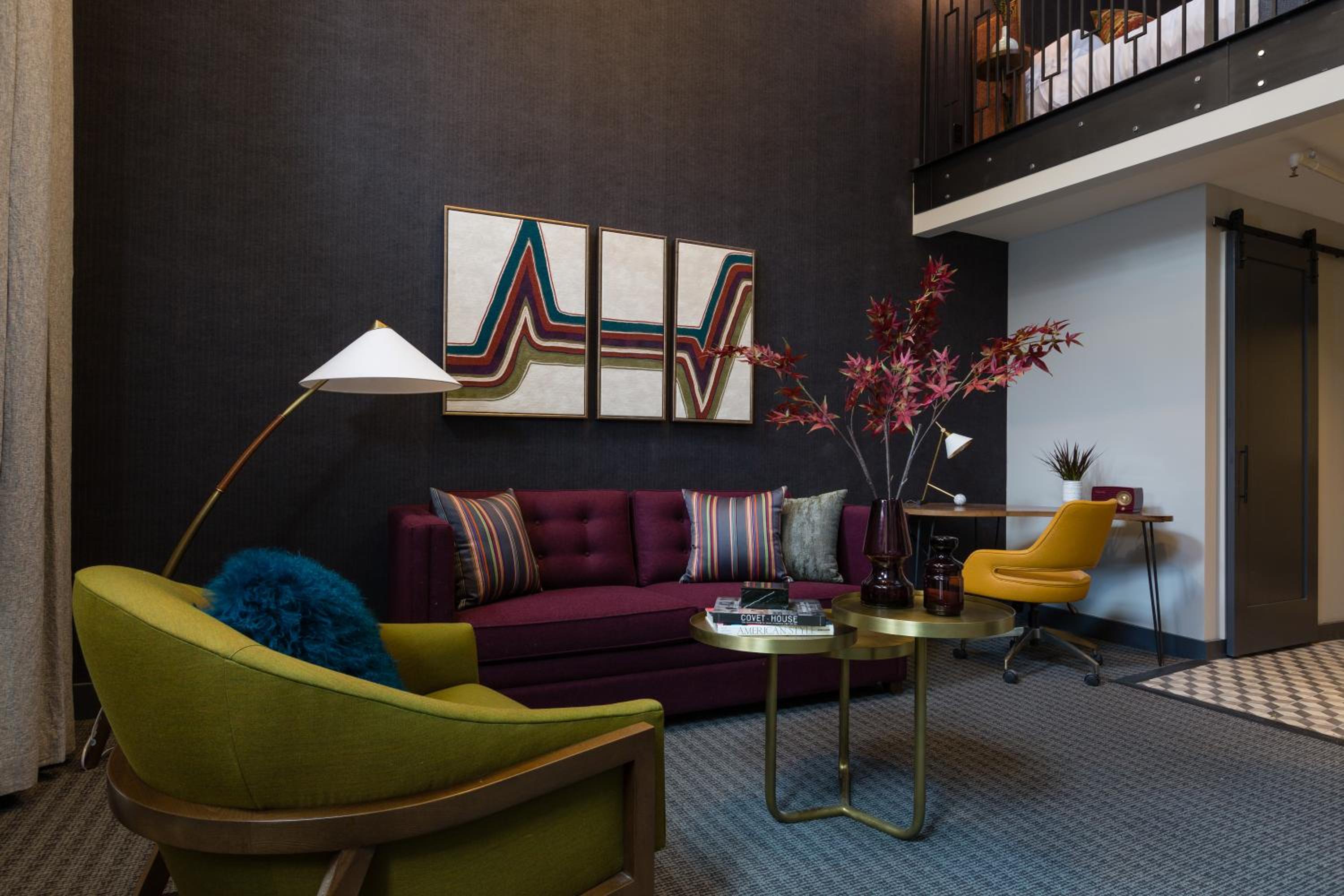 Lark Suite