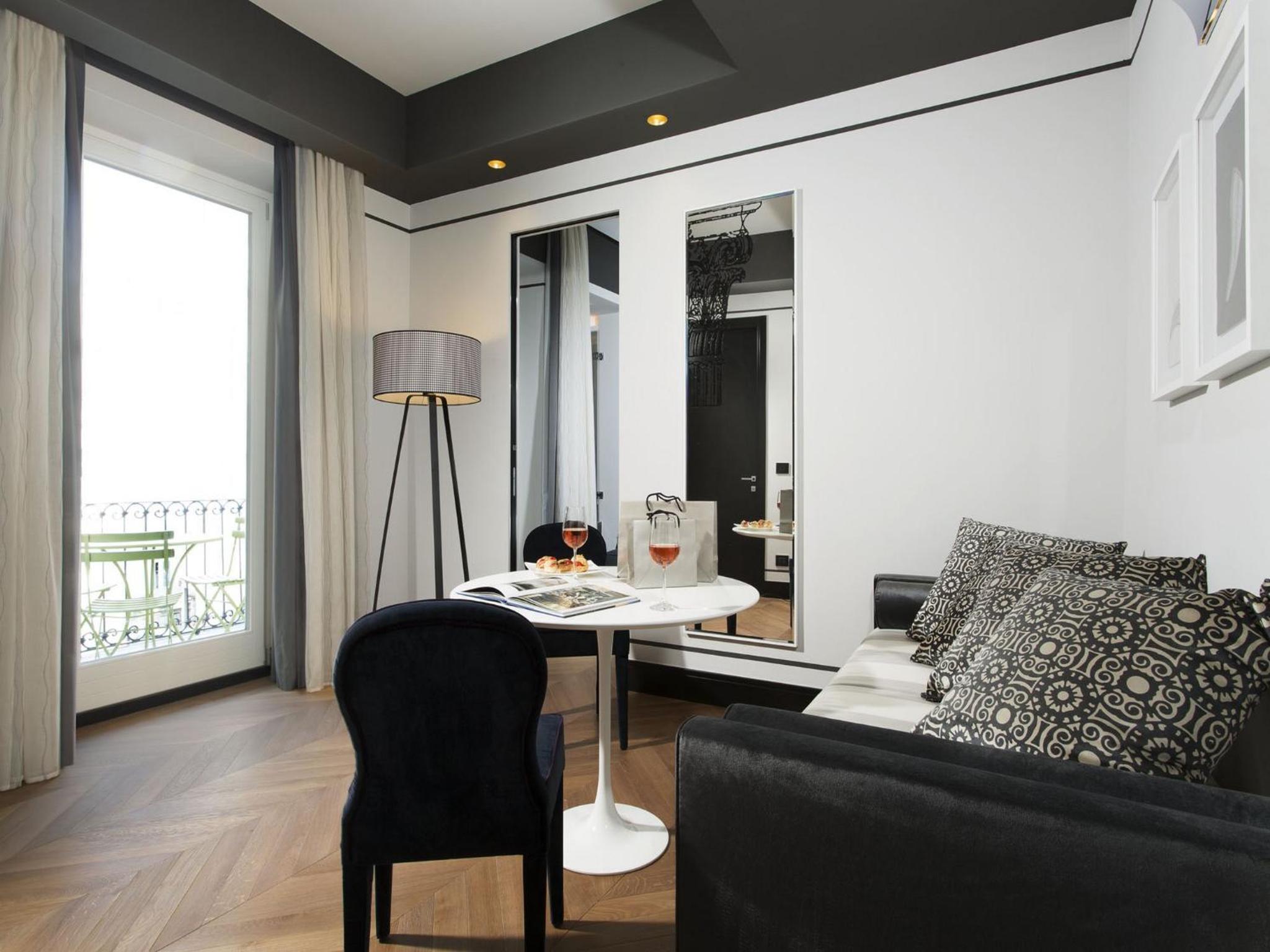Luxury Suite photo 2