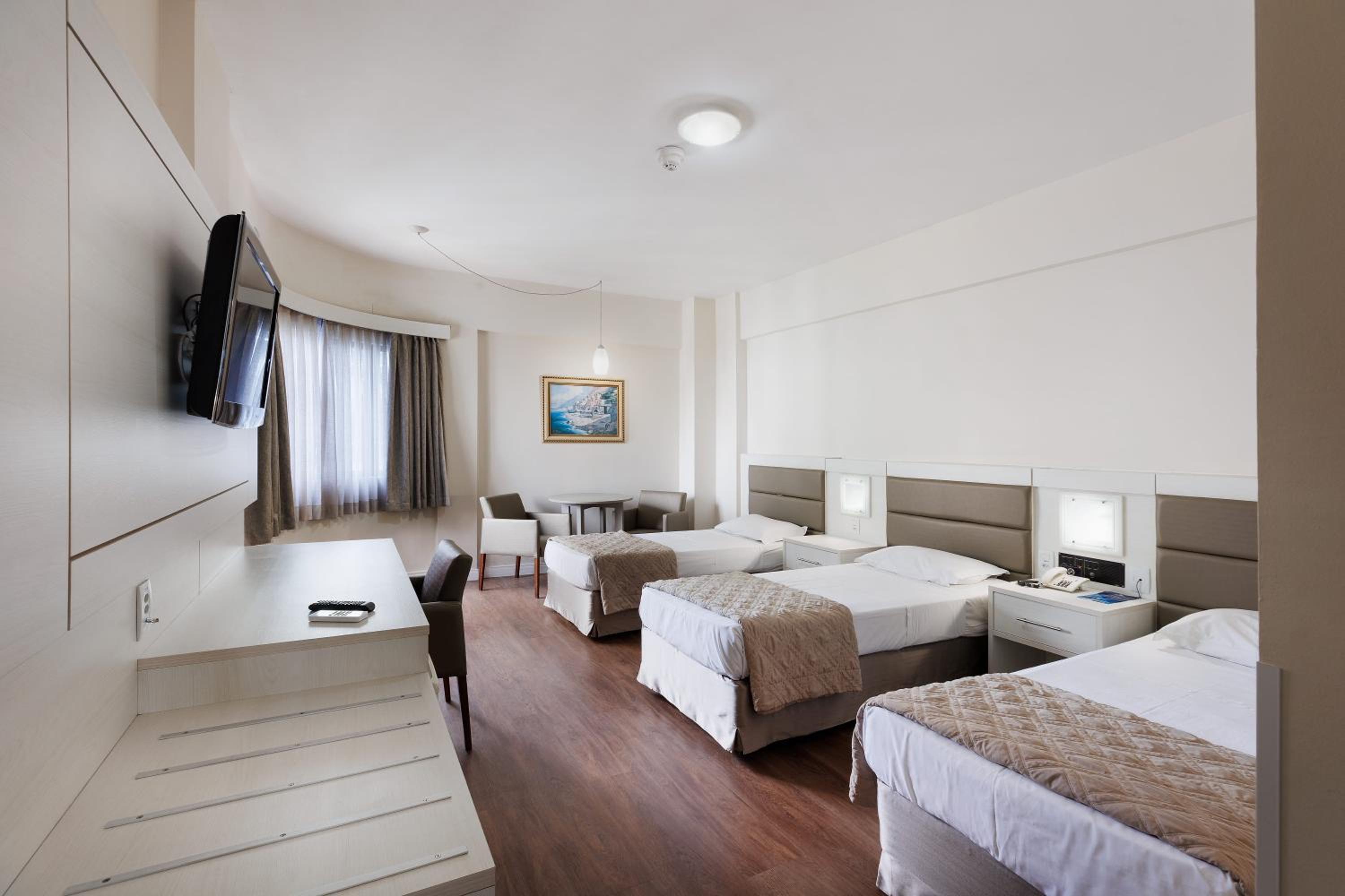 Triple Room with City View