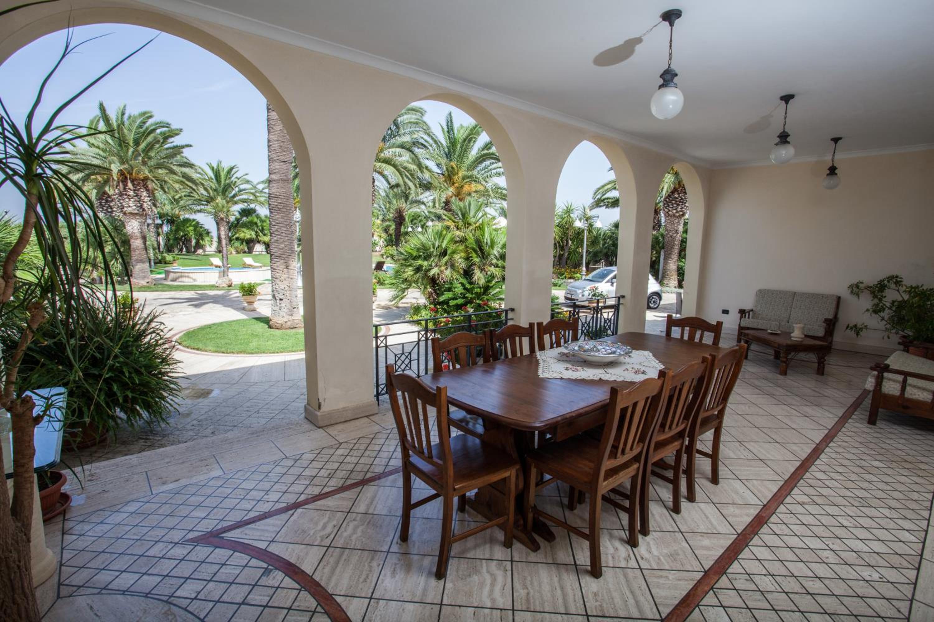 Four-Bedroom Villa photo 3