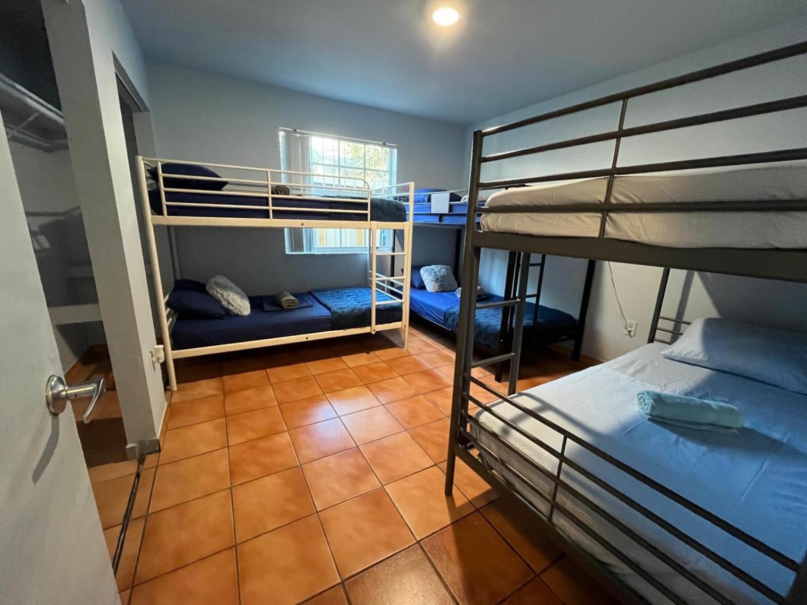 Bed in 6-Bed Mixed Dormitory Room photo 2