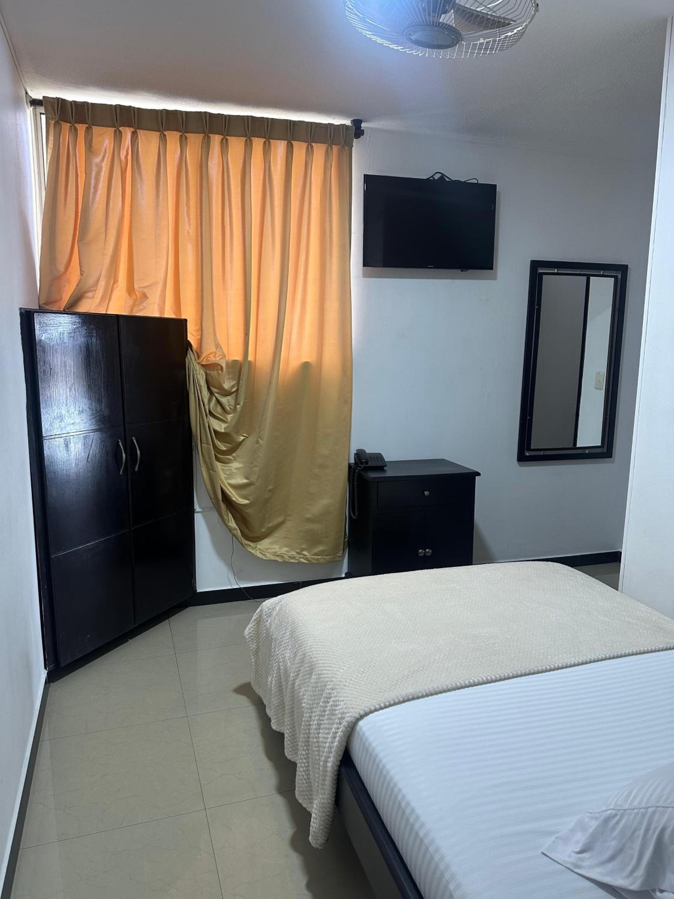 Single Room photo 2