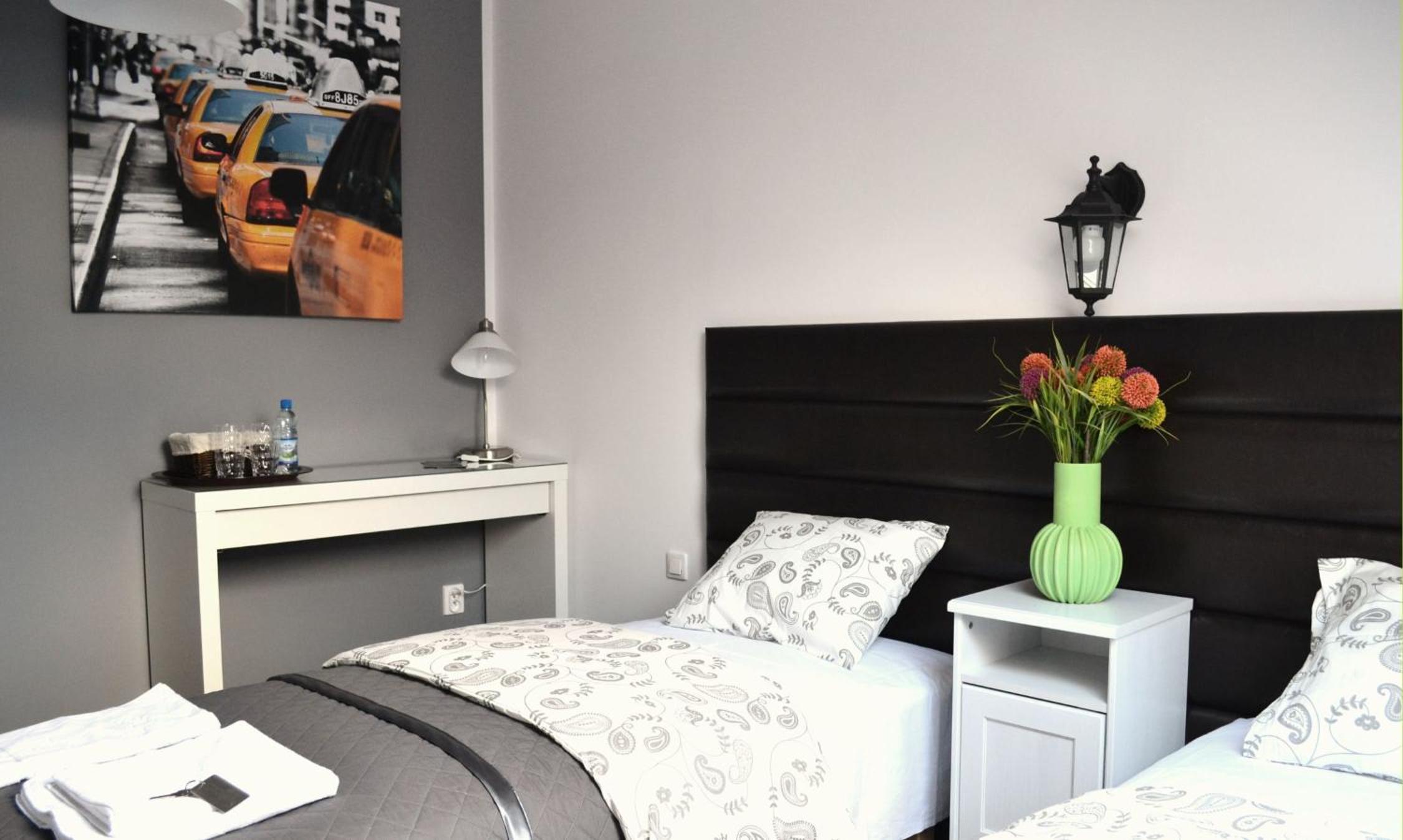 Twin Room - Photo 1
