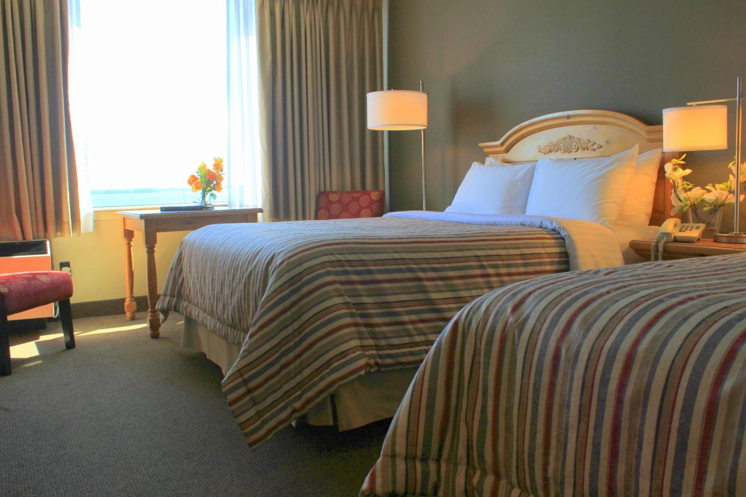Room with Two Double Beds and Lake View photo 3