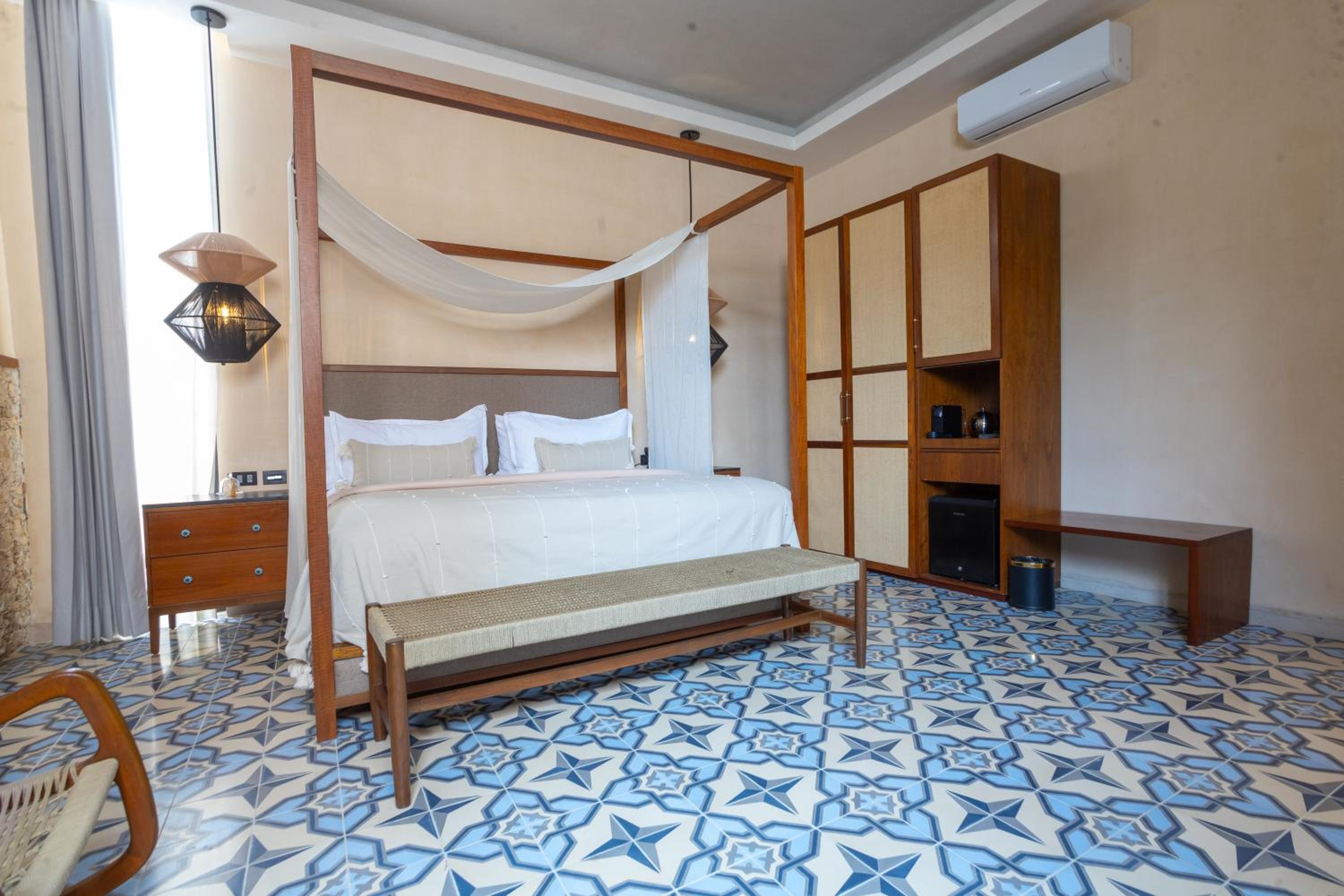JUNIOR SUITE KING - Photo 1