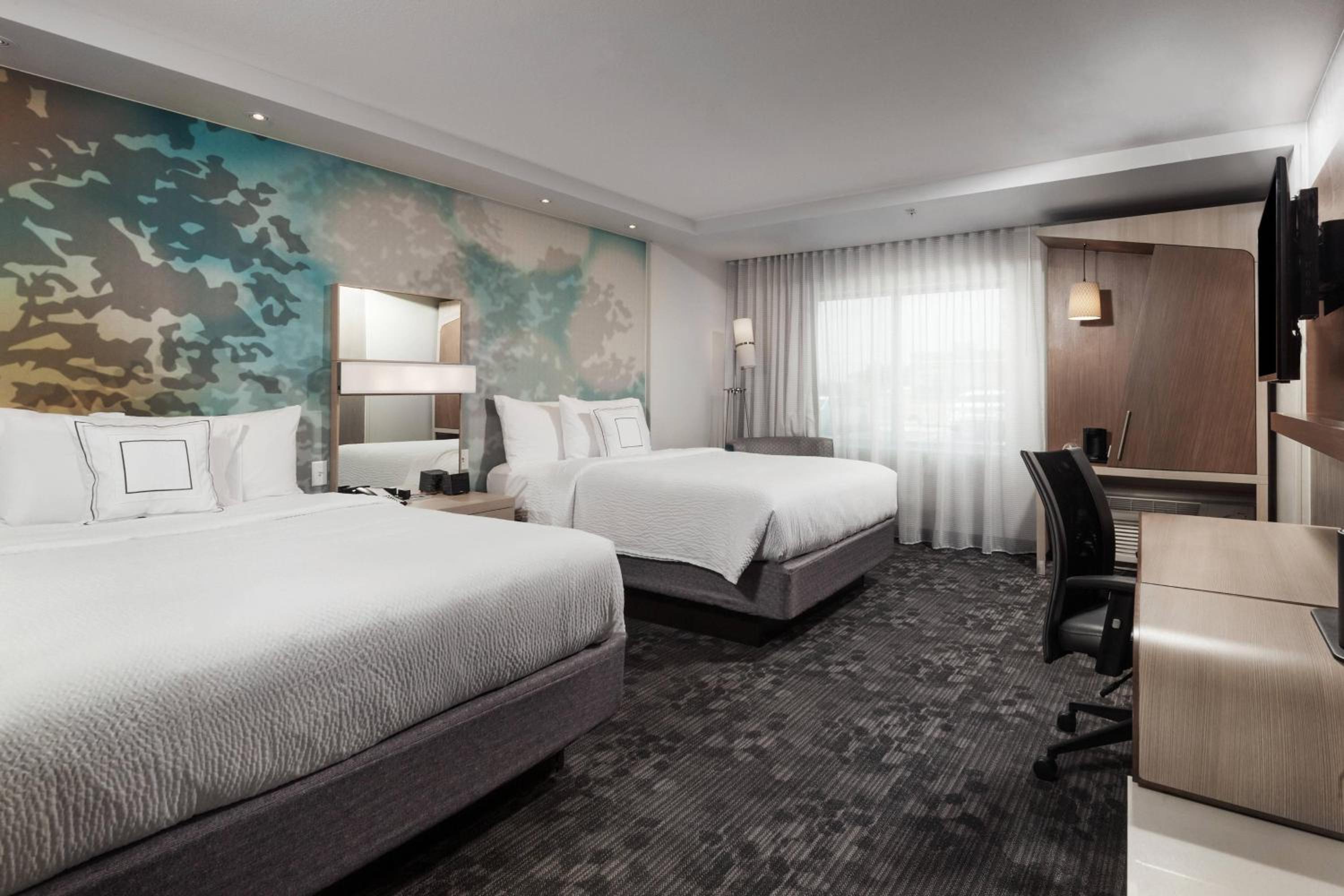 Queen Room with Two Queen Beds - Hearing Accessible