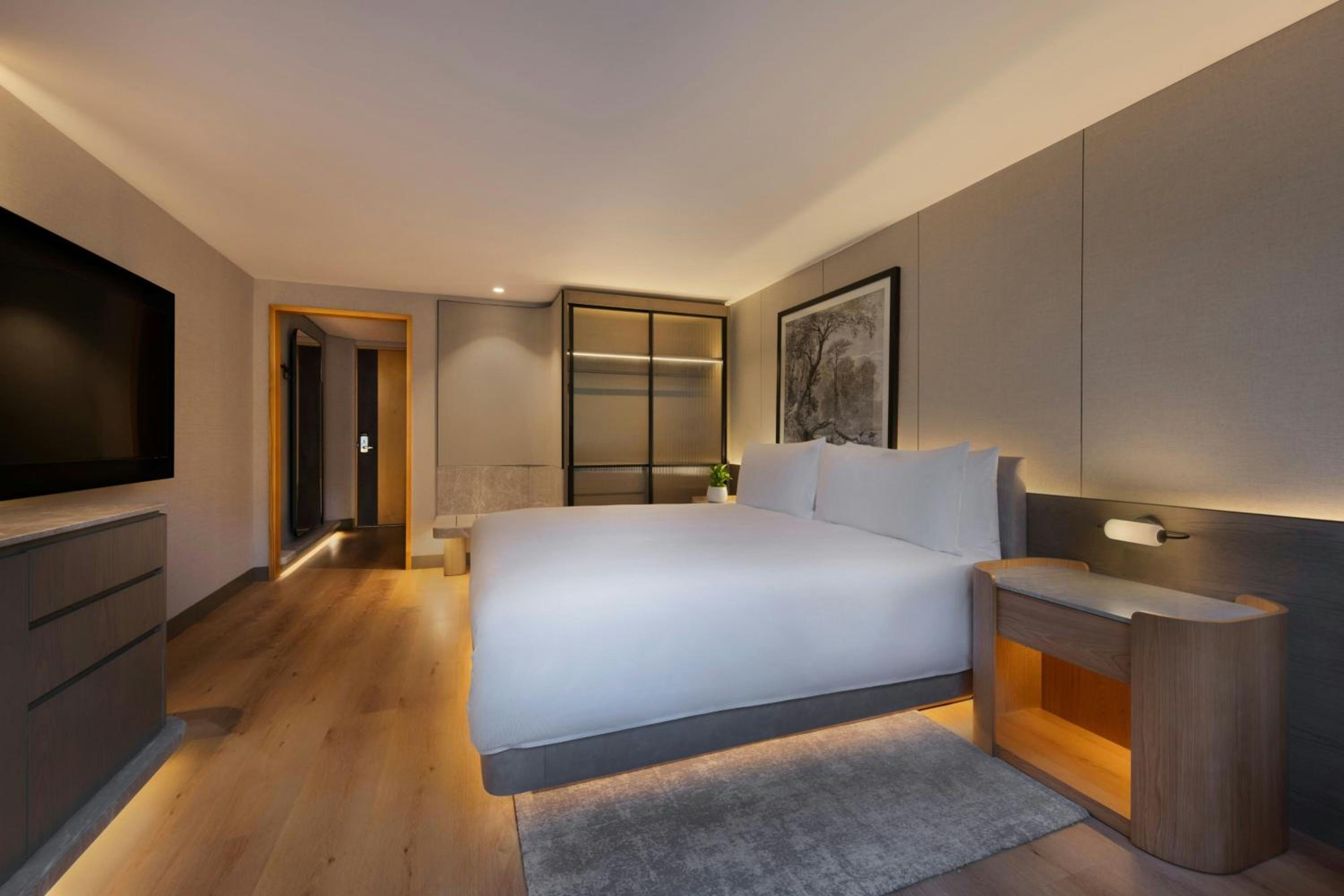 Executive King Room - High Floor - Photo 4