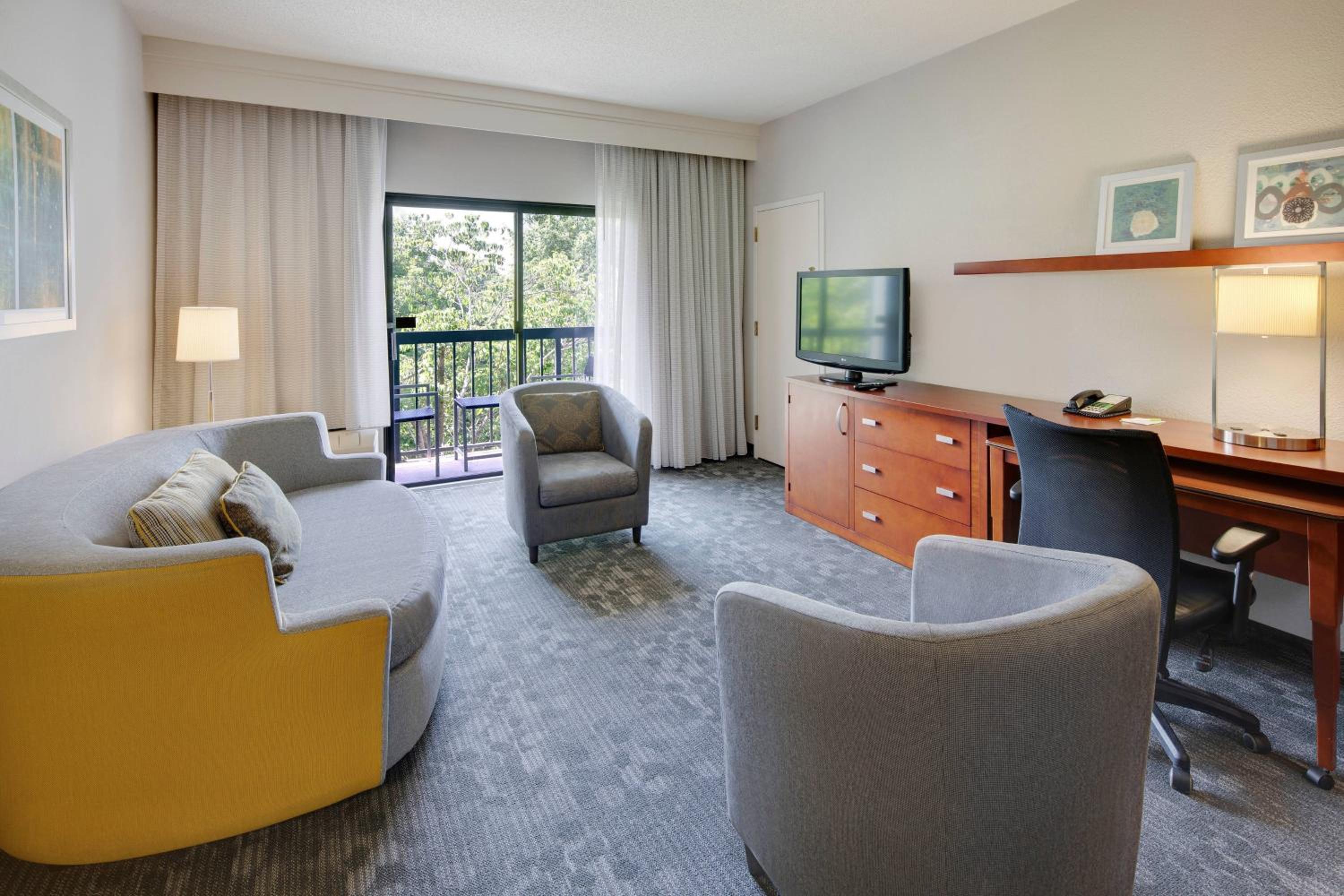One-Bedroom Suite with Two Double Beds