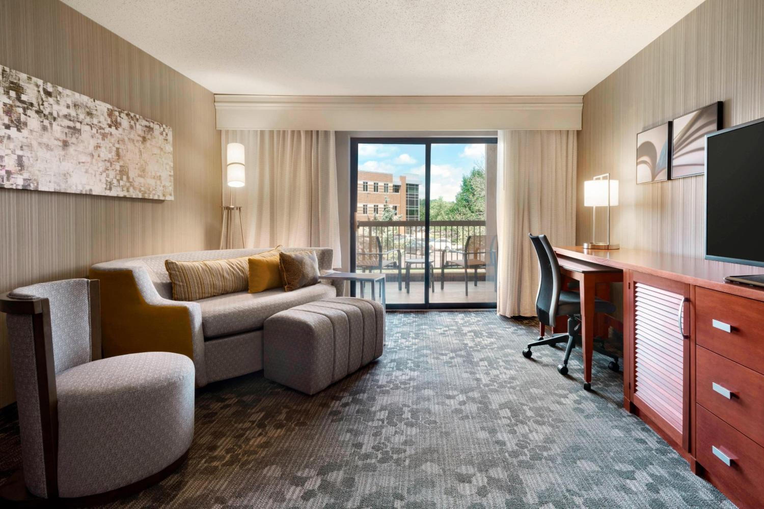 One-Bedroom King Suite with Sofa Bed - Photo 2
