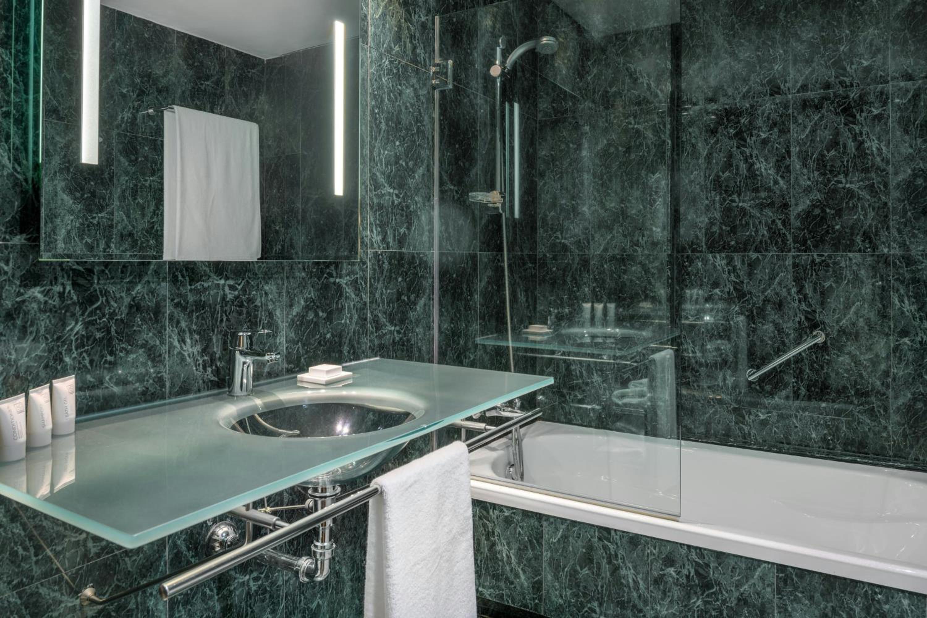 Junior King Suite