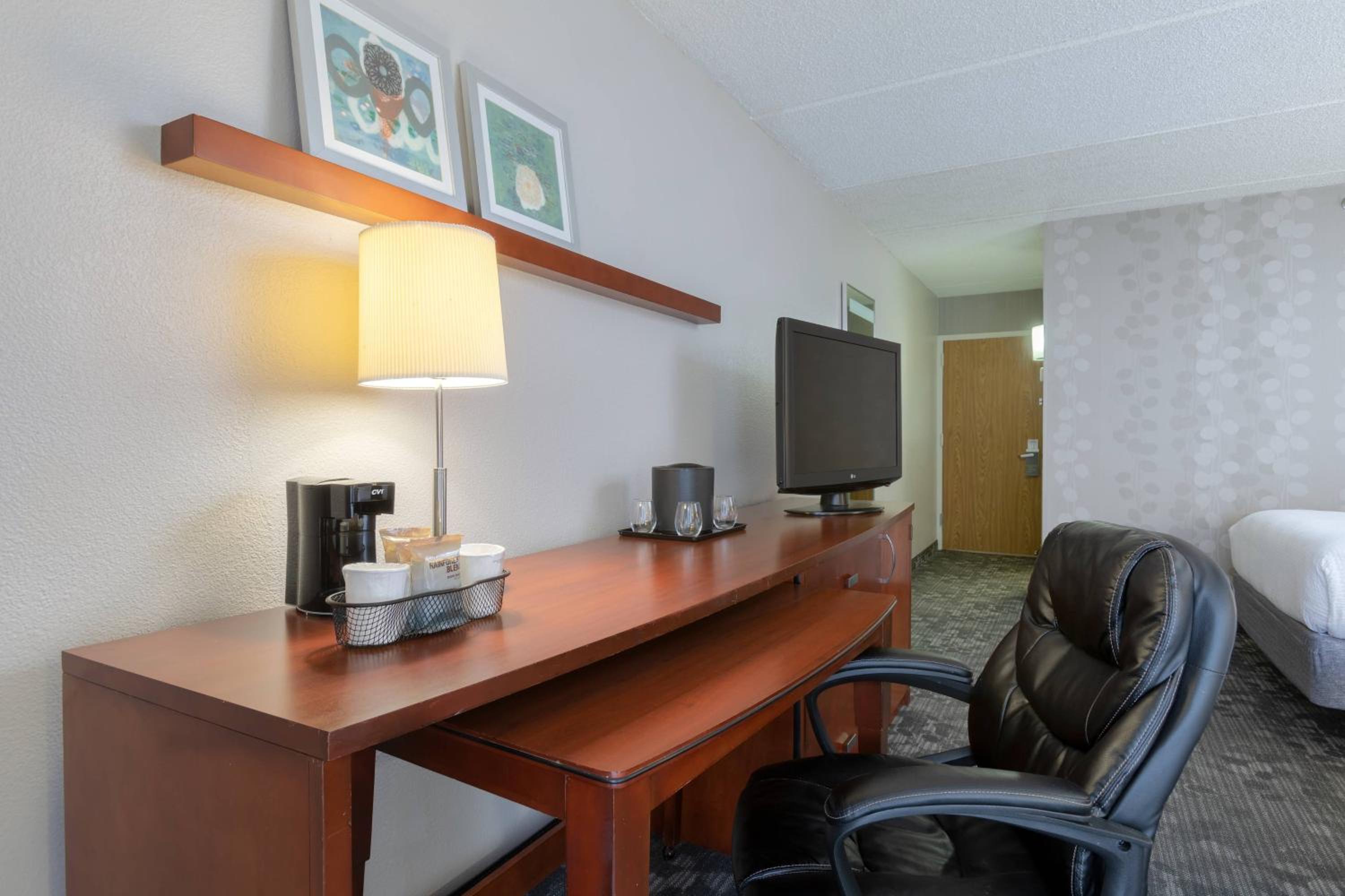 Queen Room with Two Queen Beds - Hearing Accessible