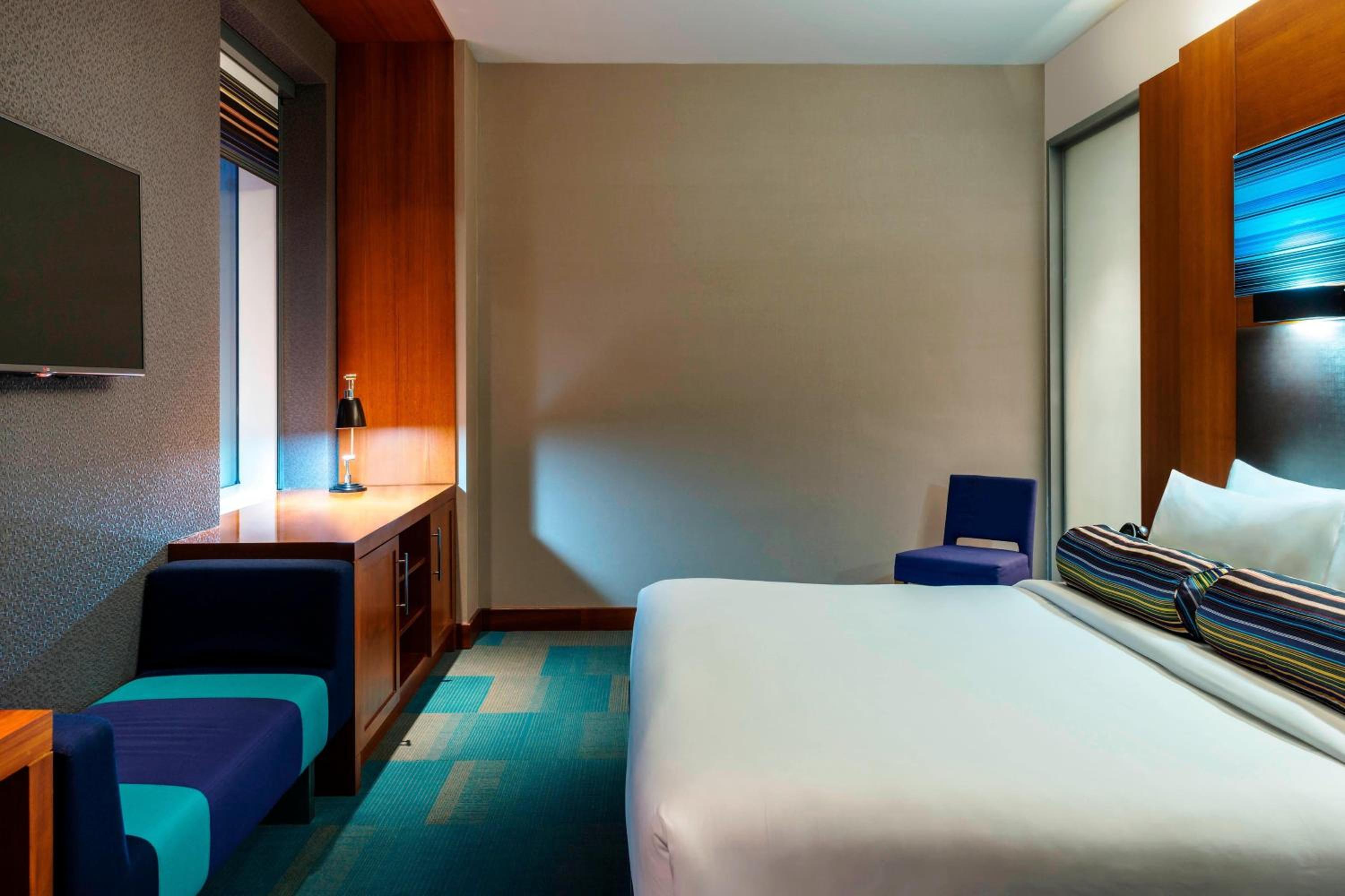 Aloft Room, Guest room, 1 King