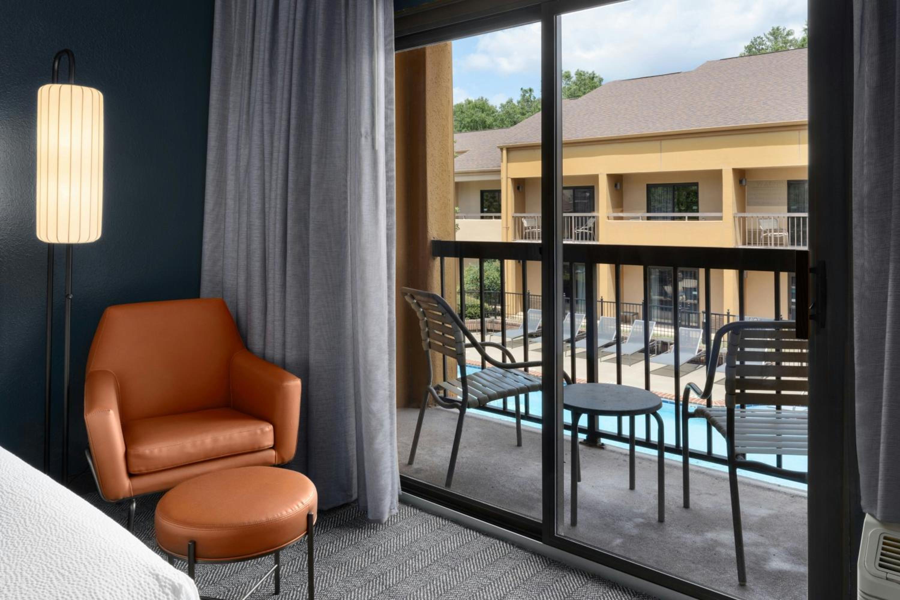 One-Bedroom King Suite with Sofa Bed and Tub - Mobility Accessible