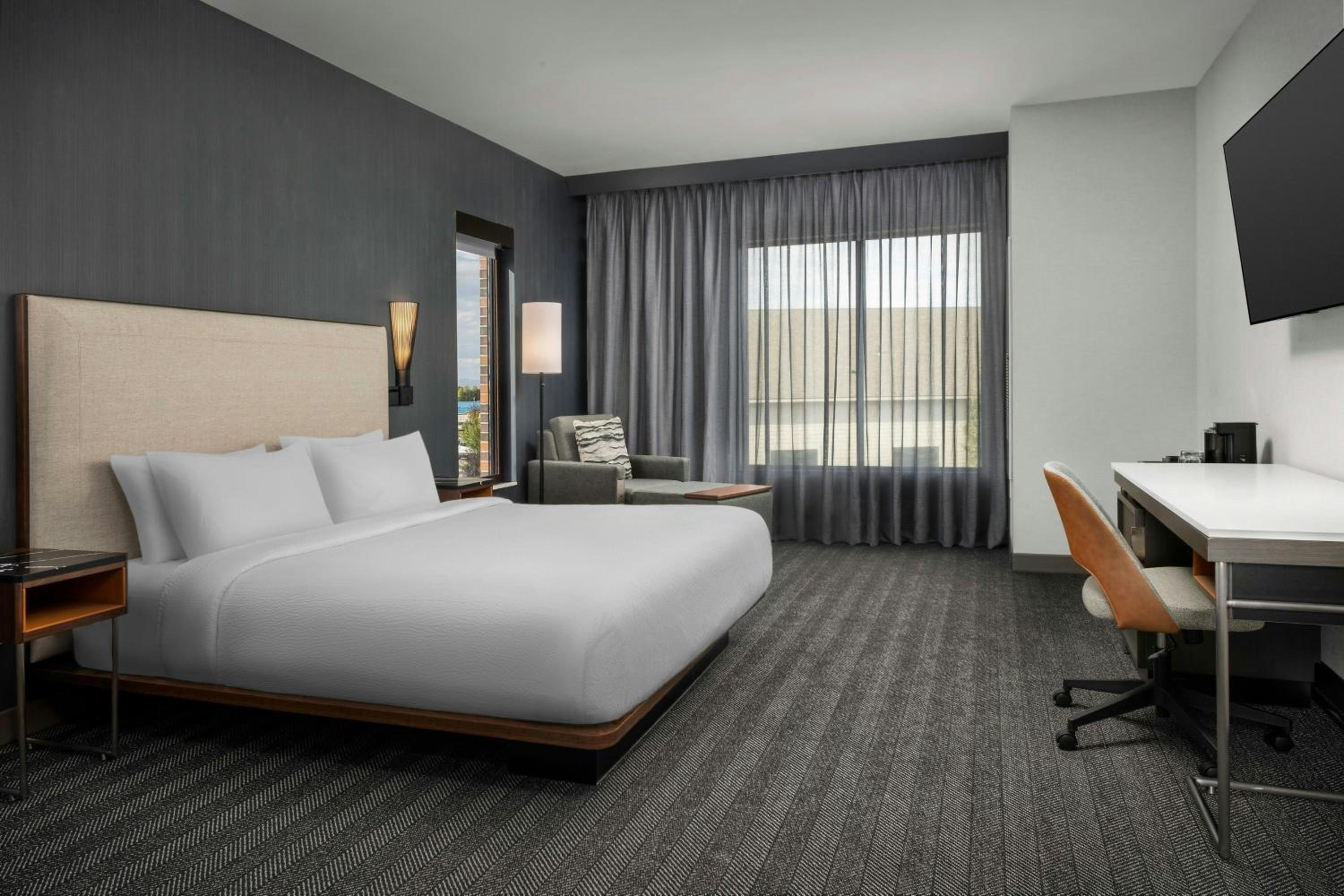 King Suite with Sofa Bed - Hearing Accessible - Photo 8