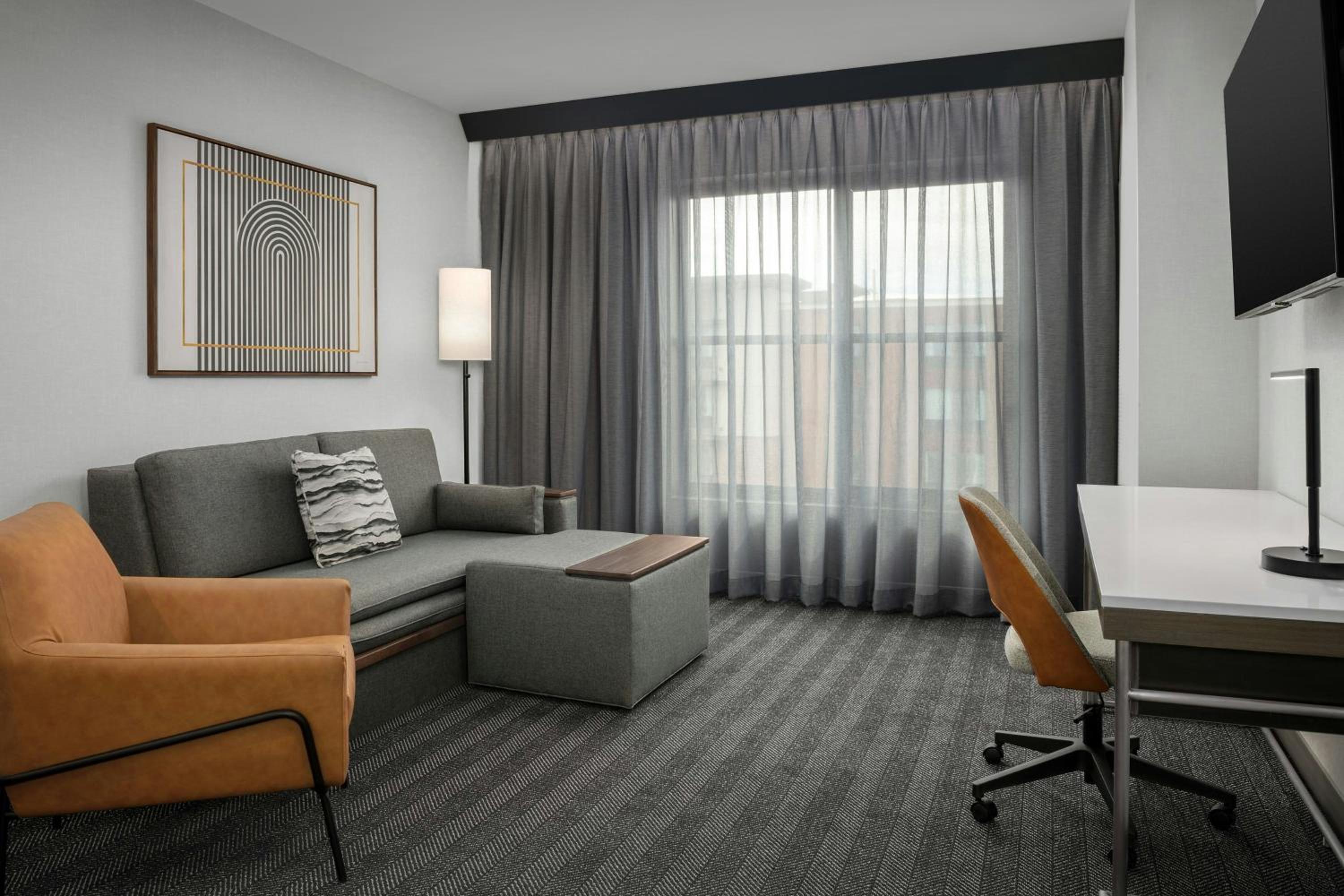 King Suite with Sofa Bed - Hearing Accessible - Photo 19