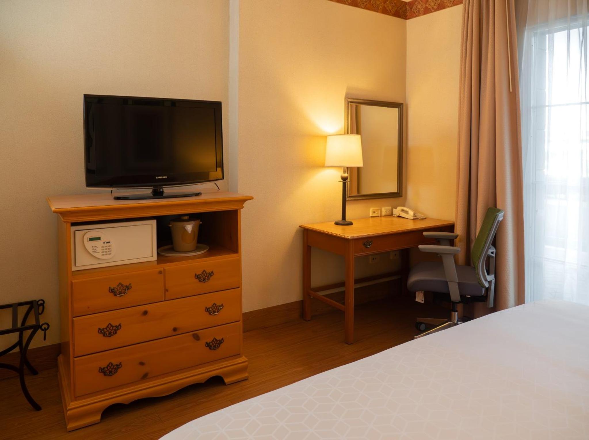 King Suite - Photo 4