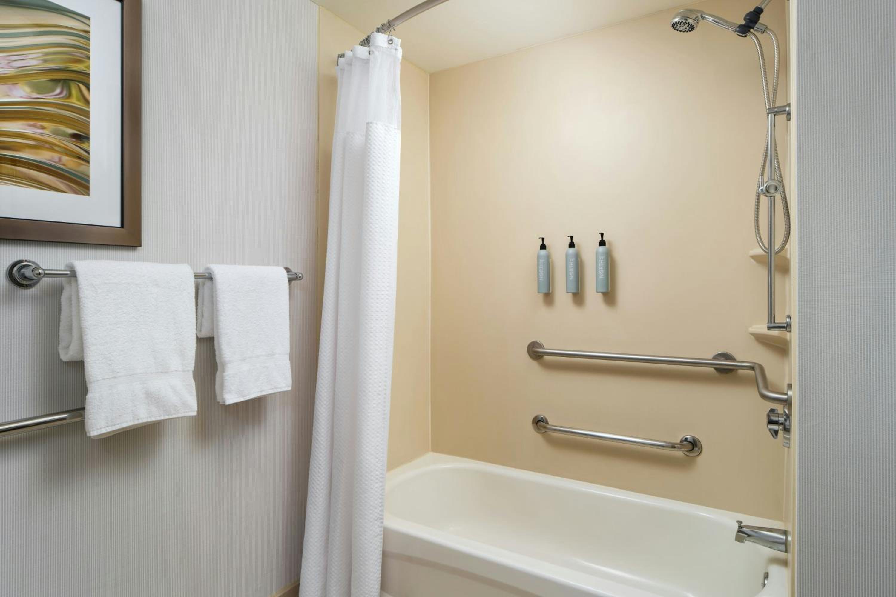 Queen Room with Two Queen Beds - Hearing Accessible - Photo 3