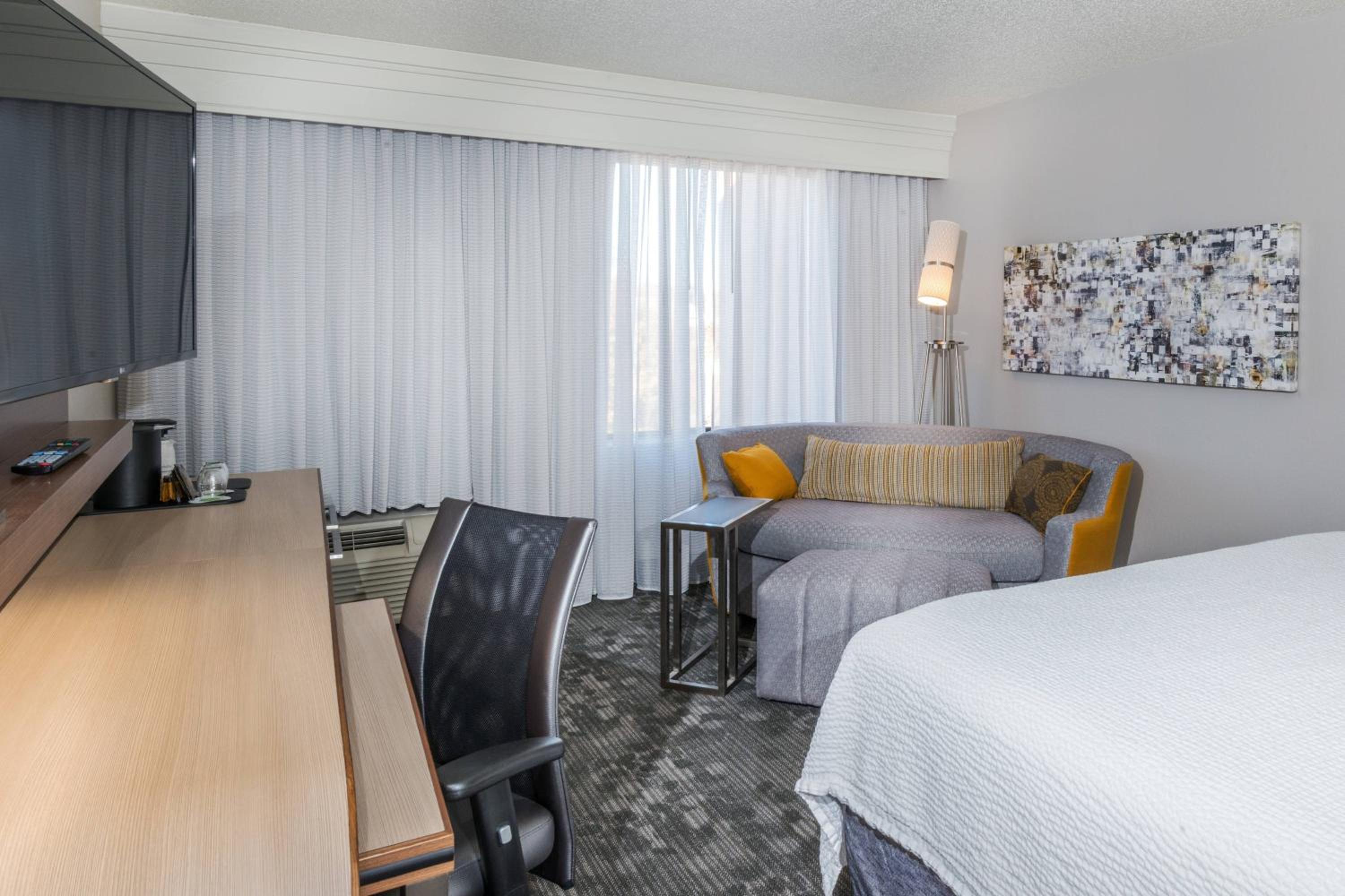 King Room - Hearing Accessible - Photo 2