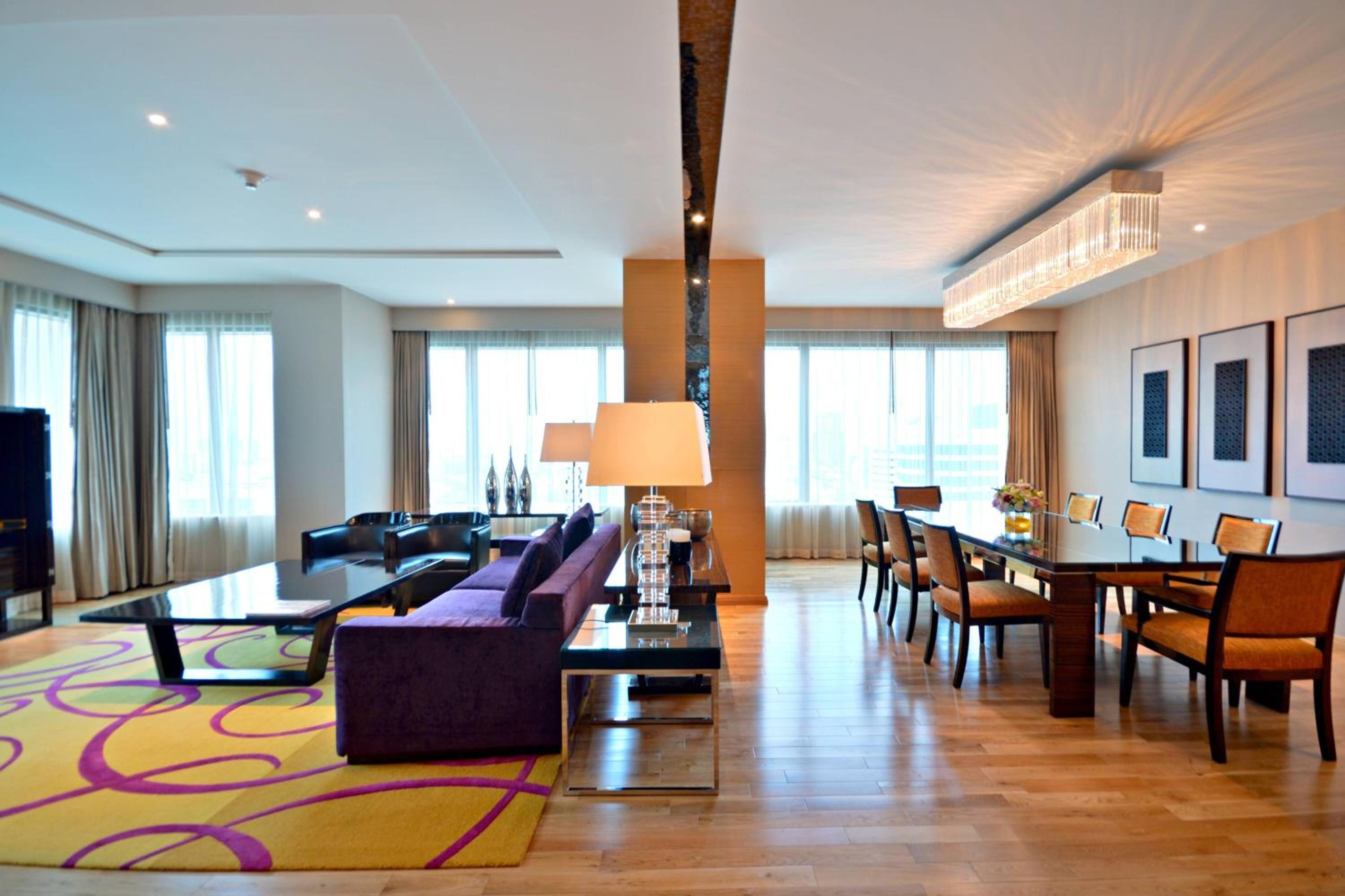 Ratchaphruek Suite