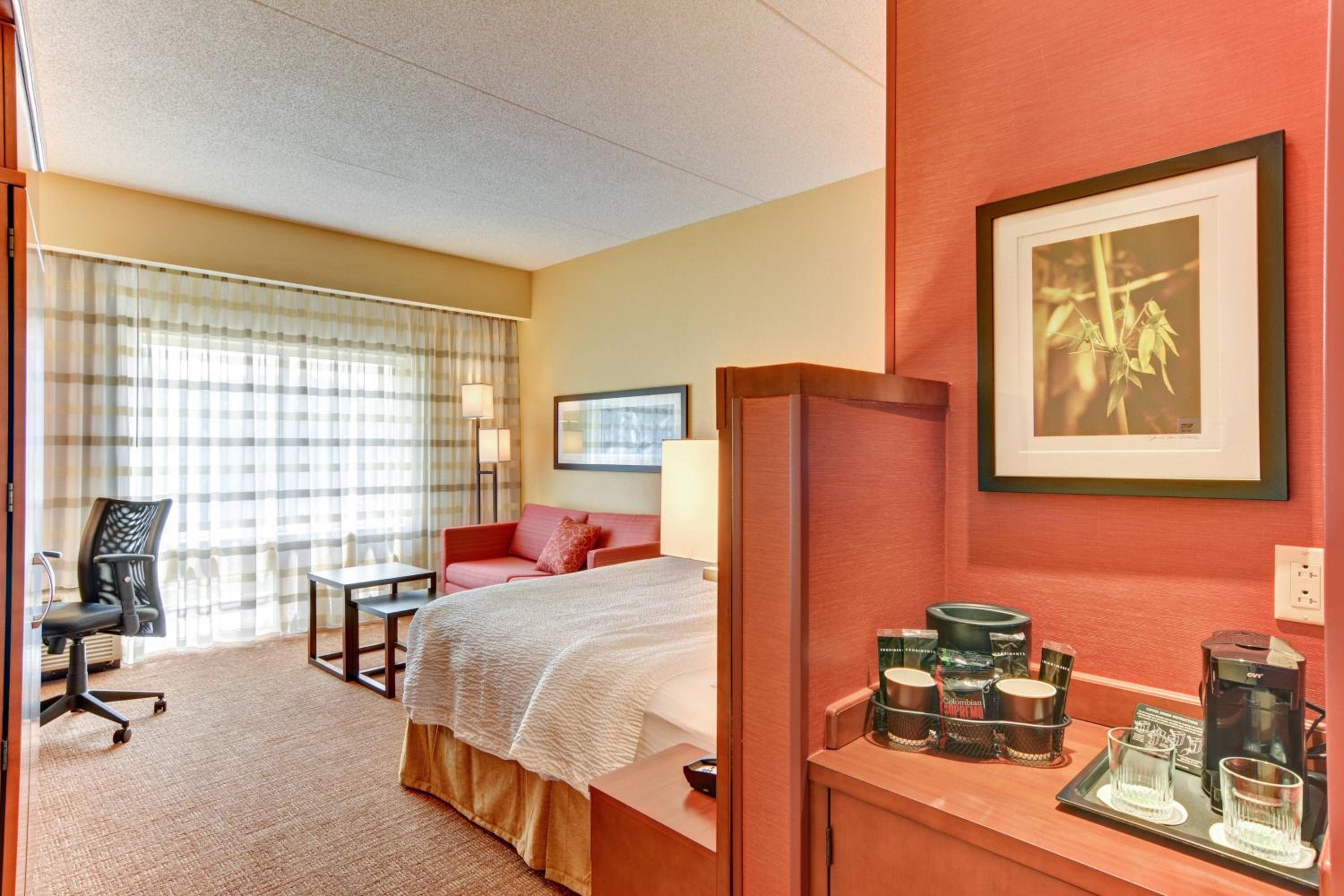 King Room with Sofa Bed - Hearing Accessible photo 2