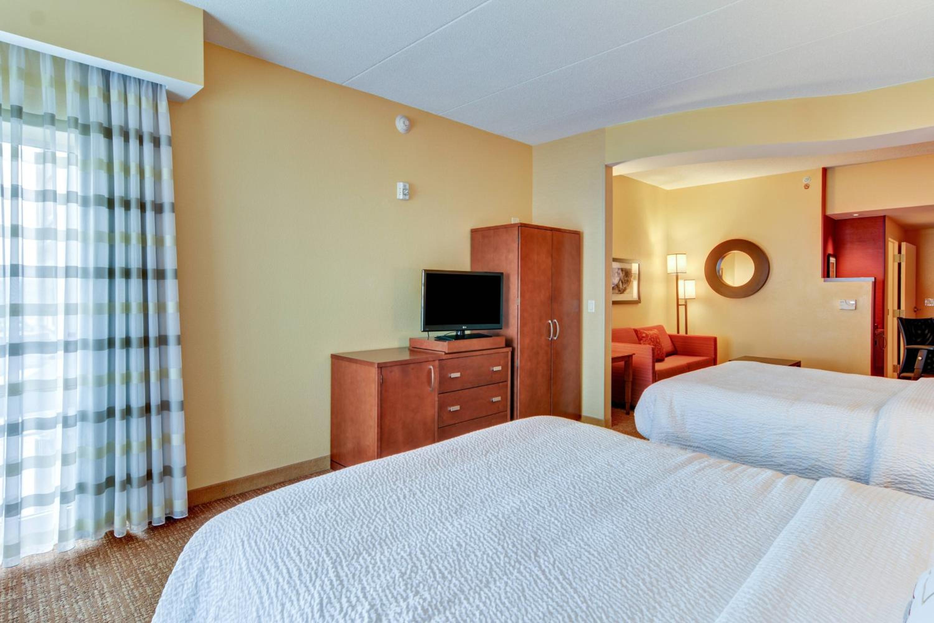 Double Suite with Two Double Beds, Bathtub and Sofa Bed - Mobility Access/Hearing Accessible photo 1